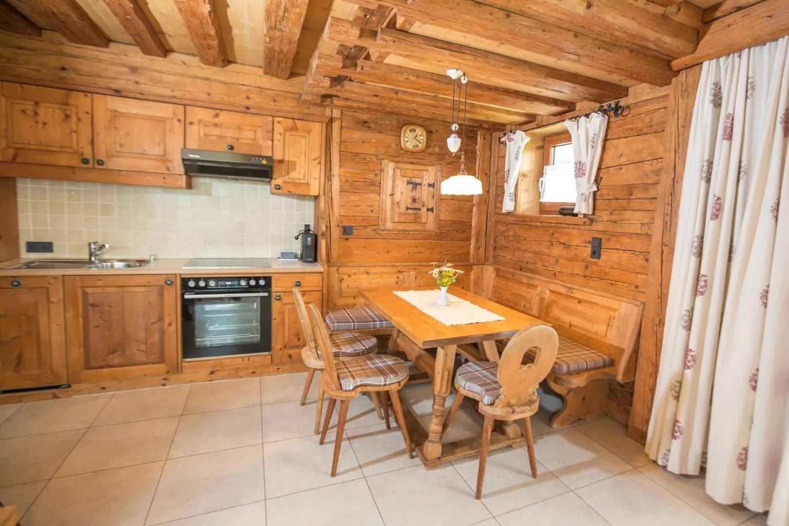 Dining area in Appartement- und Wellnesshotel Charlotte - 3 Sterne Superior