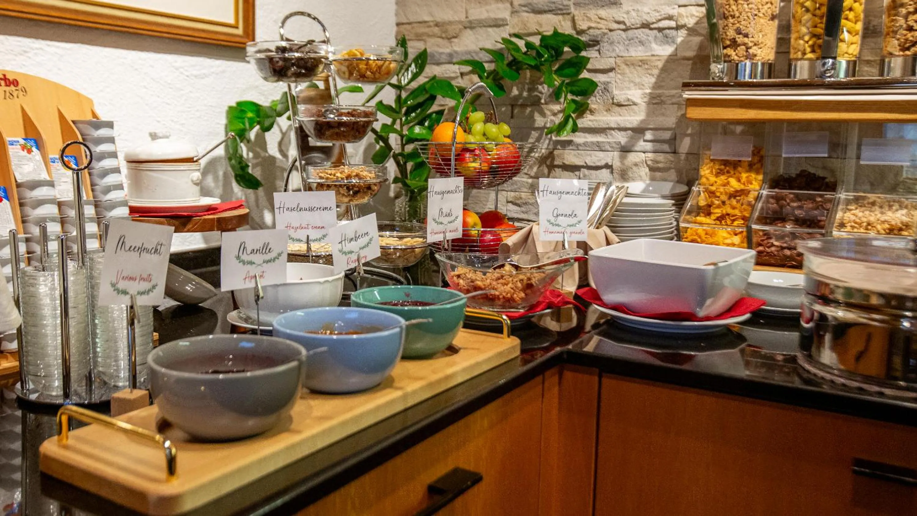 Breakfast in Appartement- und Wellnesshotel Charlotte - 3 Sterne Superior