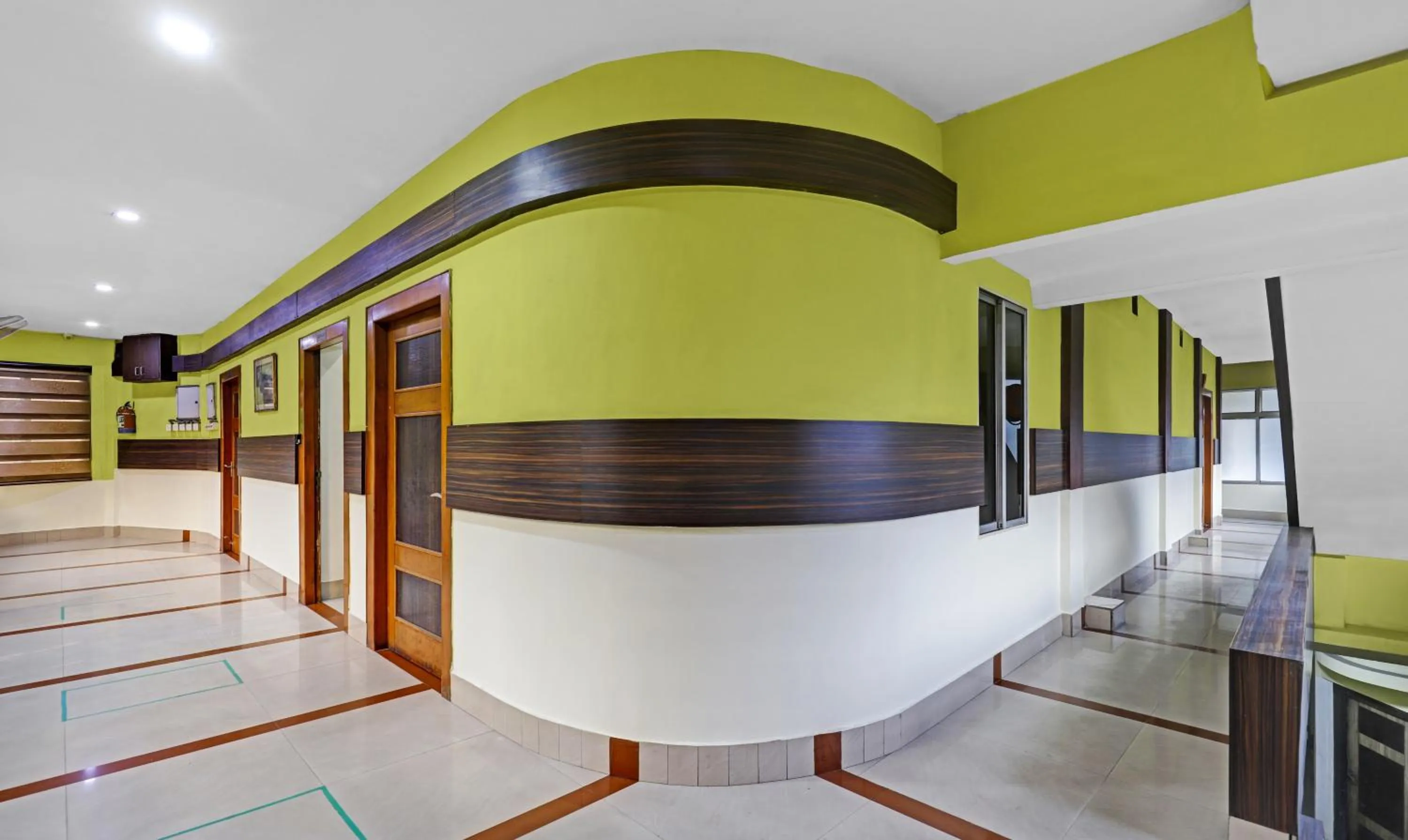 Lobby or reception in Treebo Apollo