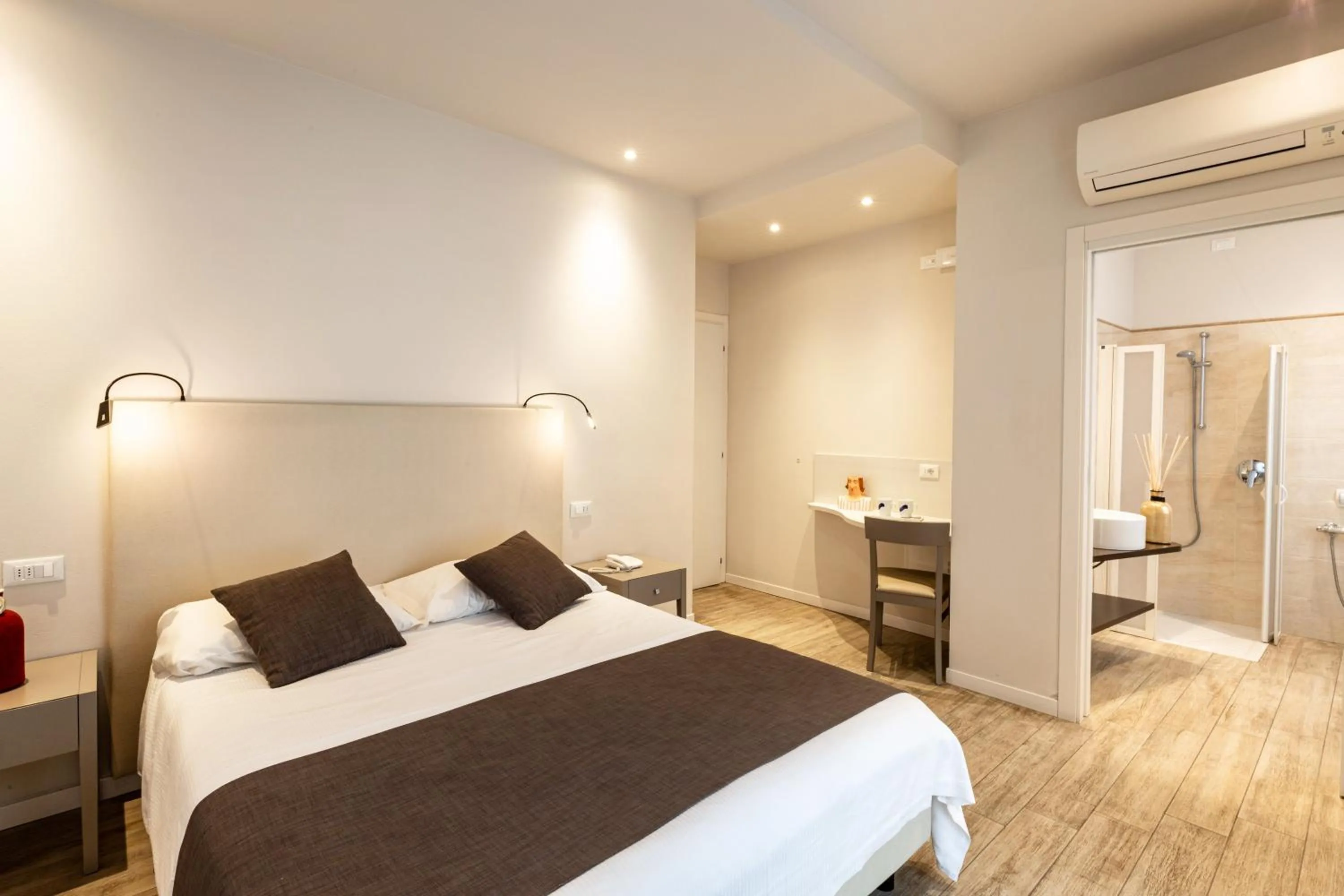 Photo of the whole room in Hotel Marconi