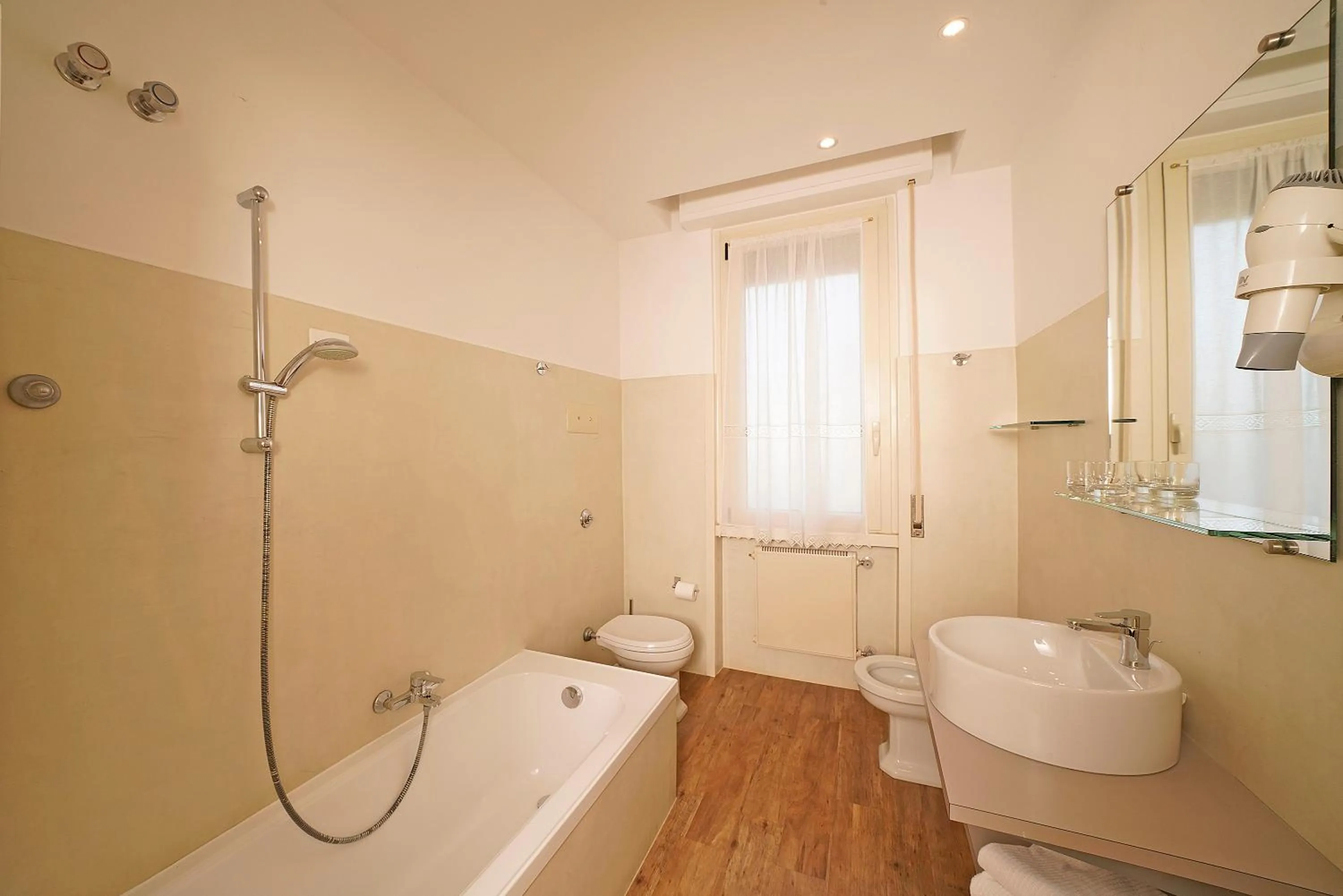 Bathroom in Hotel Marconi