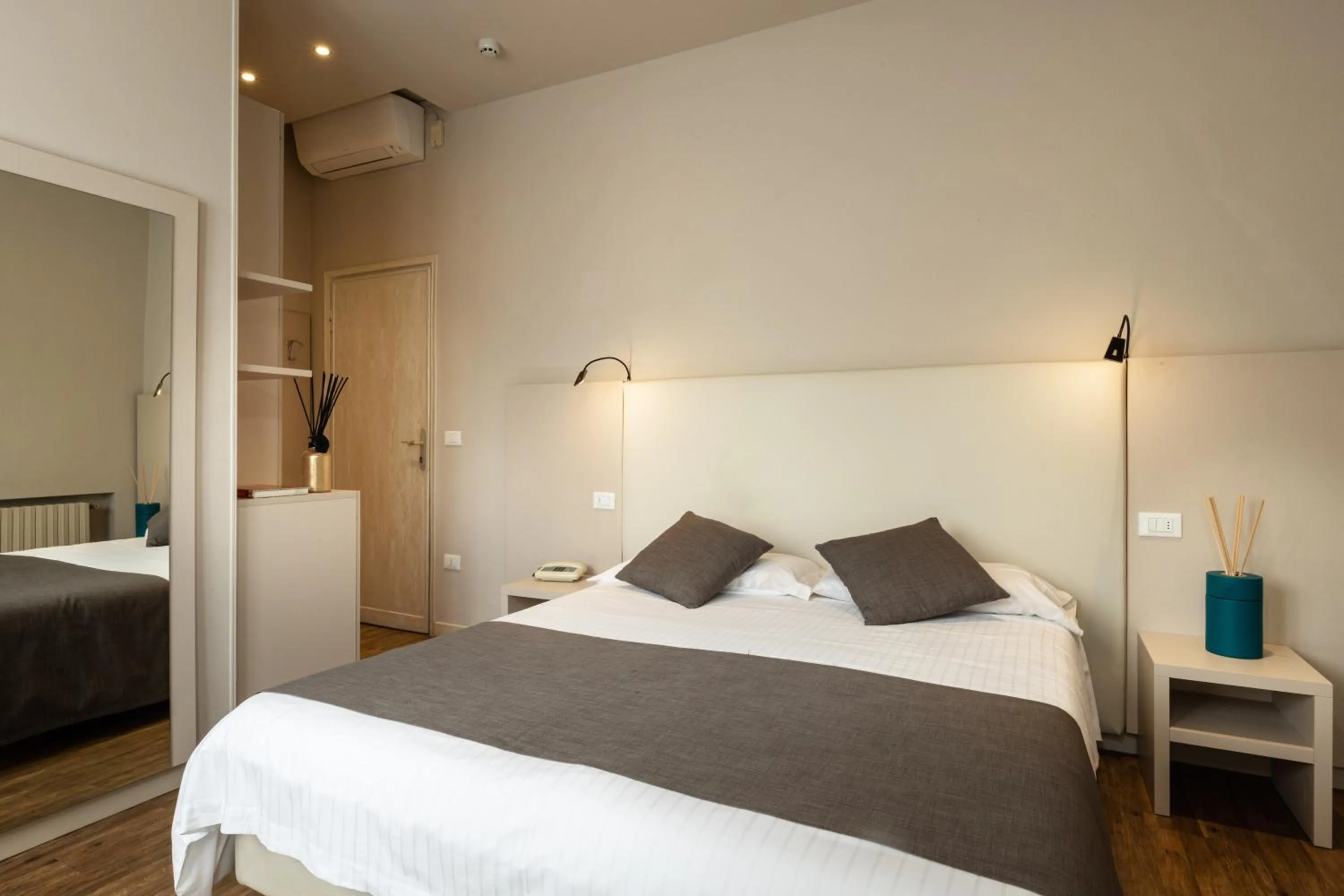 Photo of the whole room in Hotel Marconi