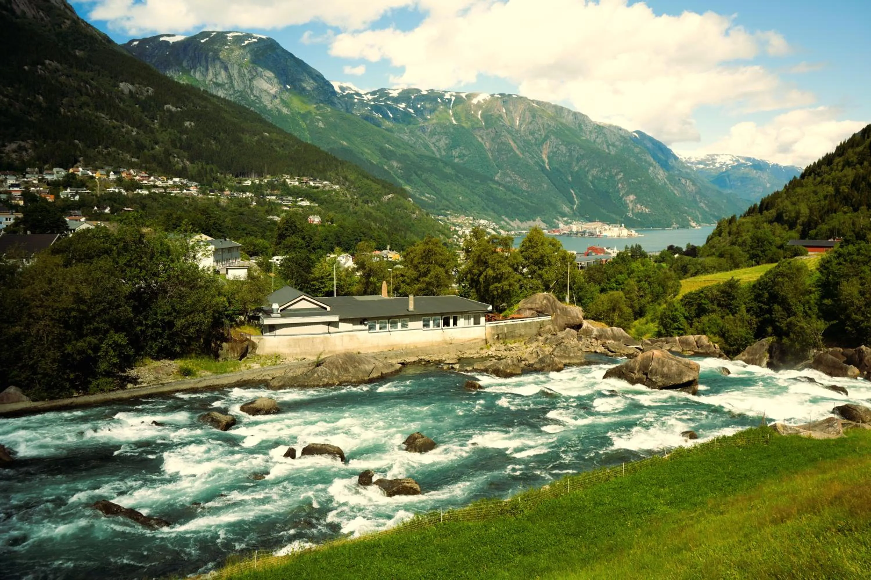Nearby landmark in Trolltunga Hotel