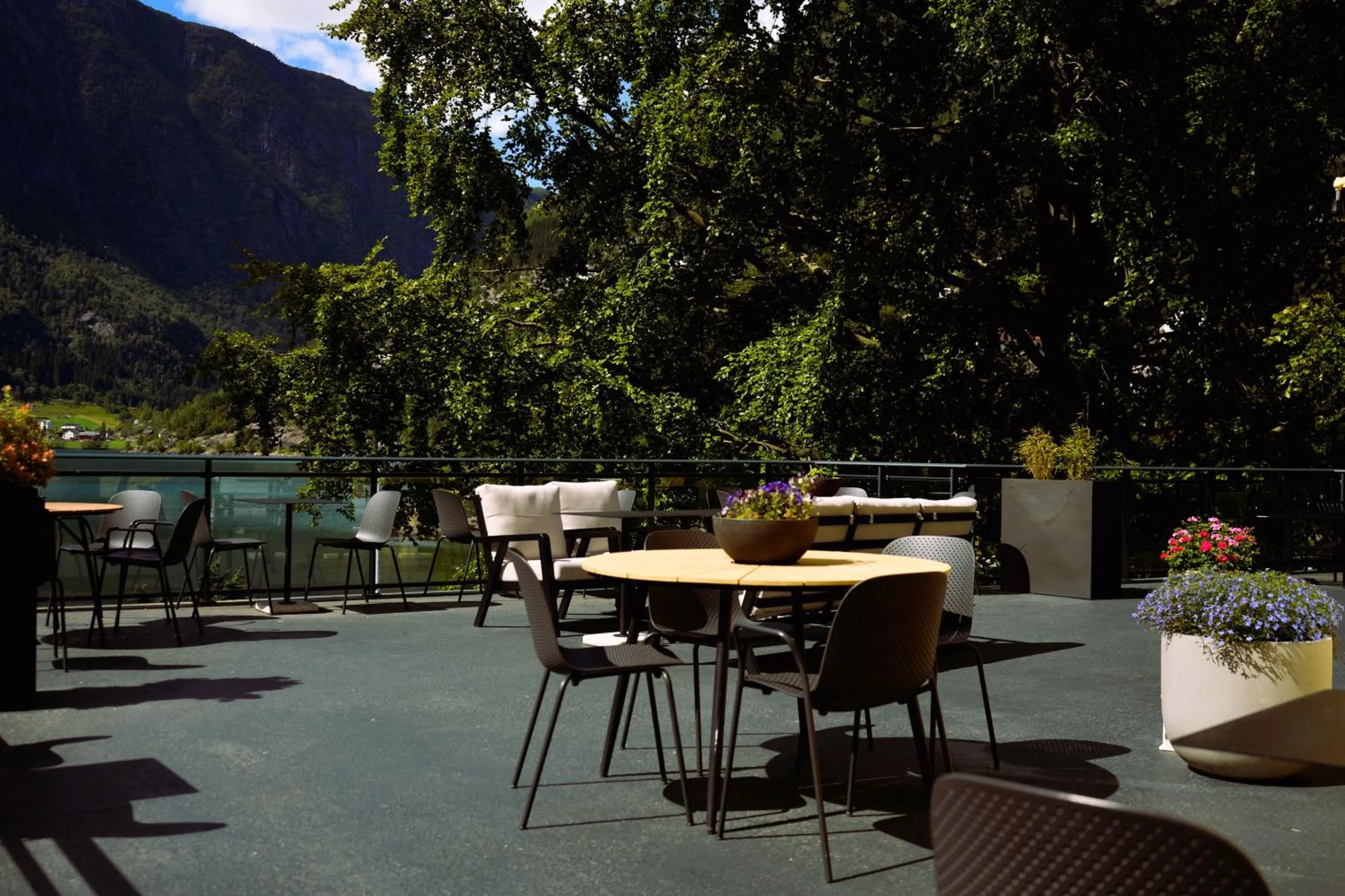 Patio in Trolltunga Hotel