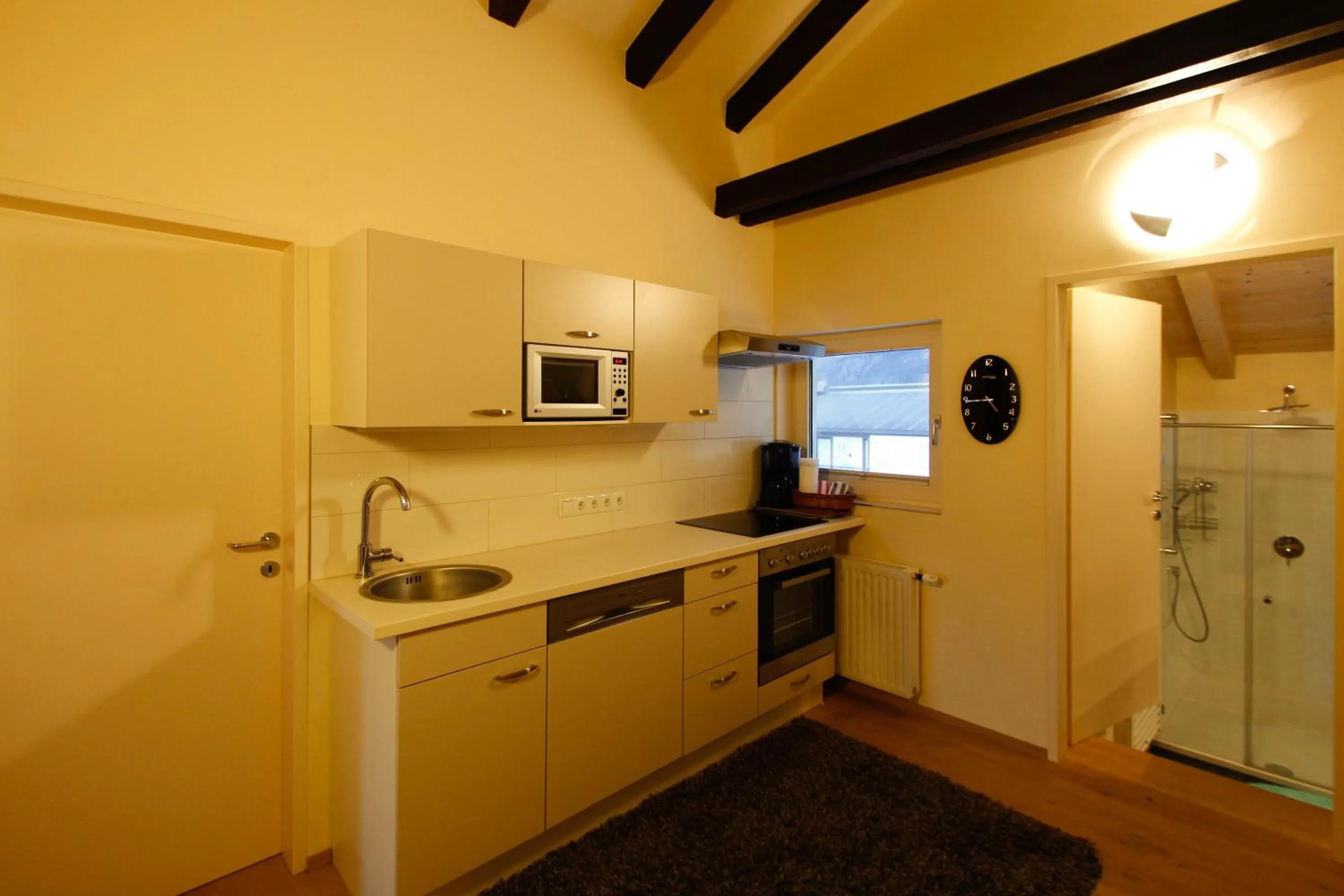 Kitchen or kitchenette in Alpenlandhaus Menardi