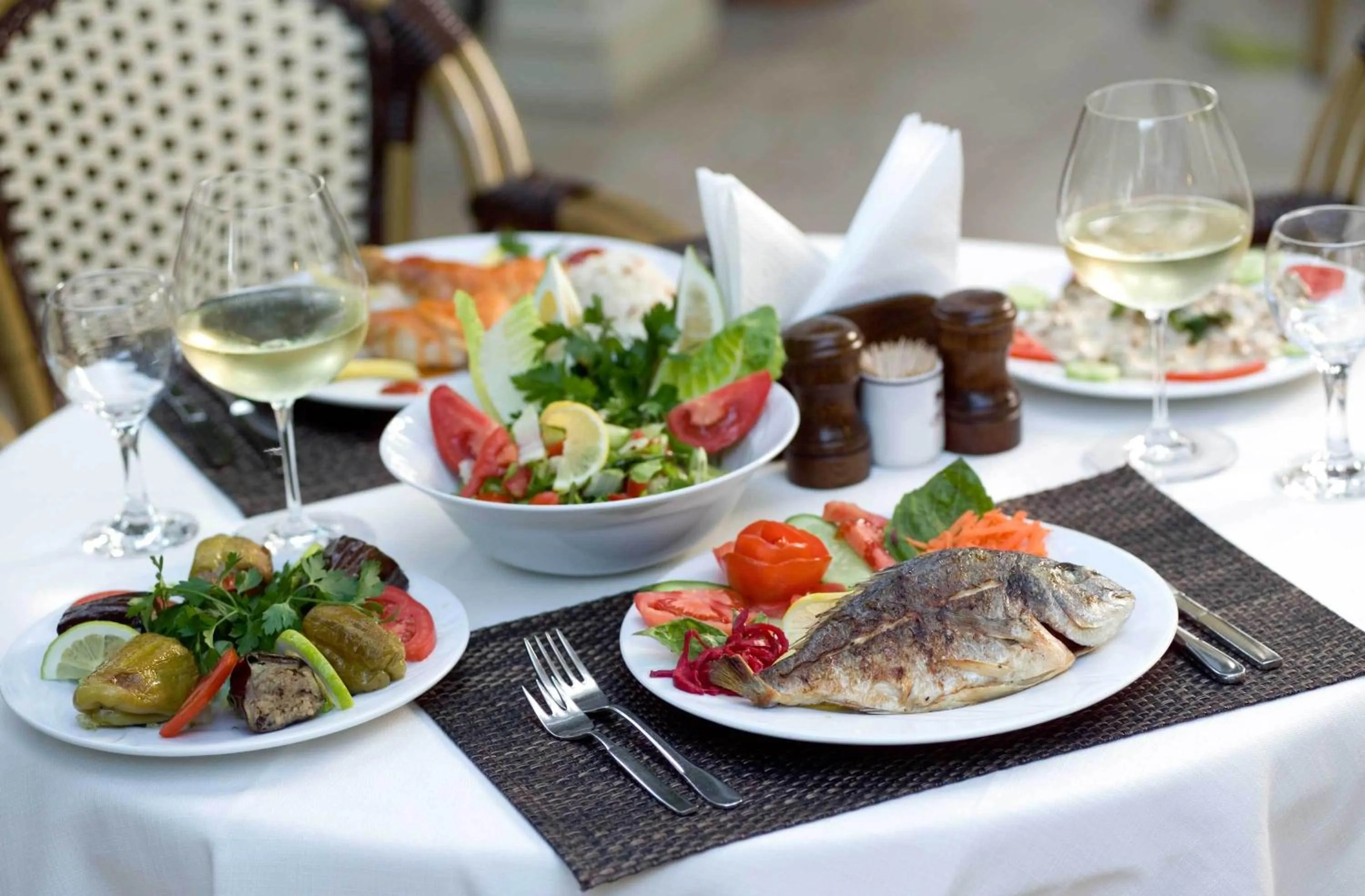 Food and drinks in Gardenia Hotel