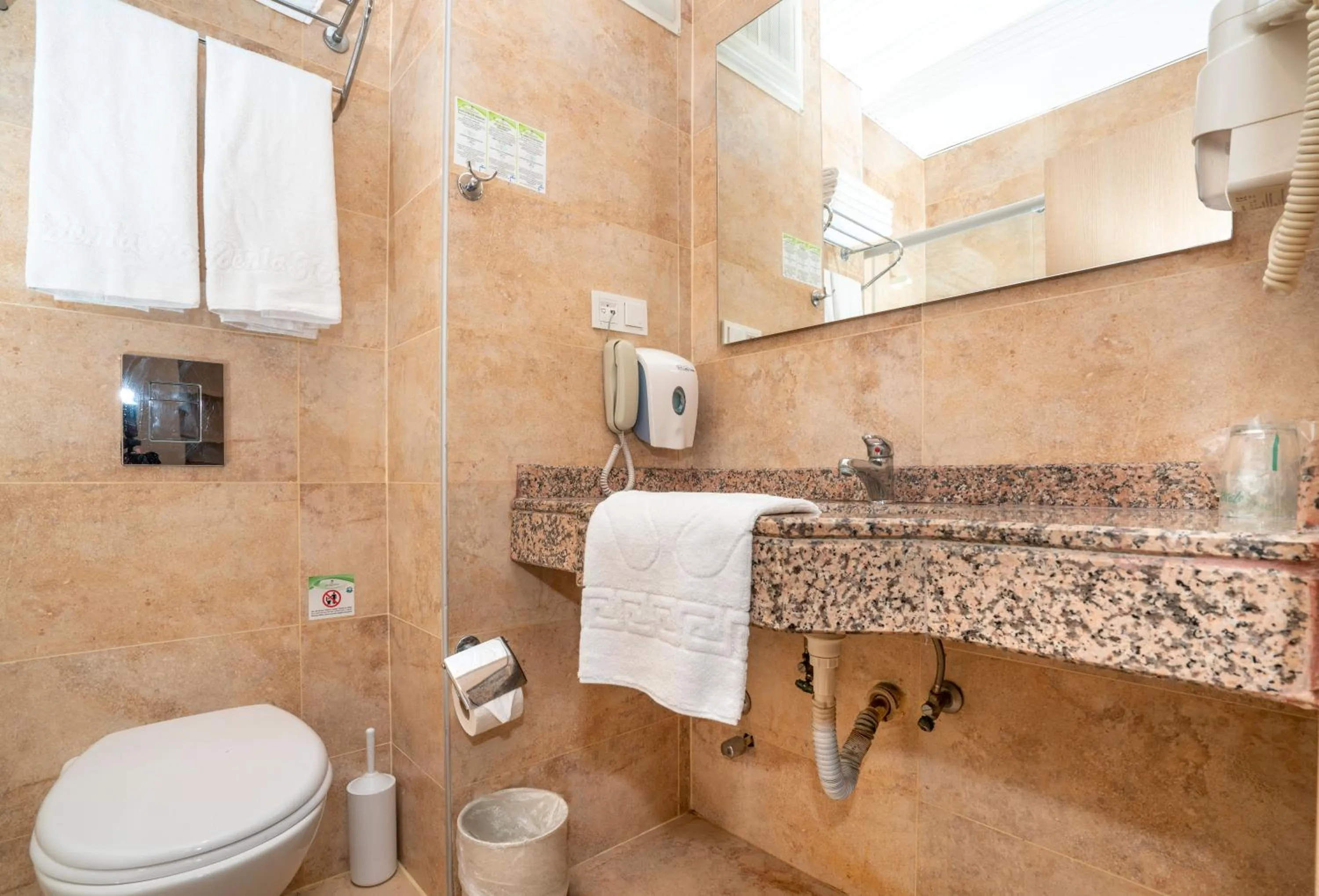 Shower in Gardenia Hotel