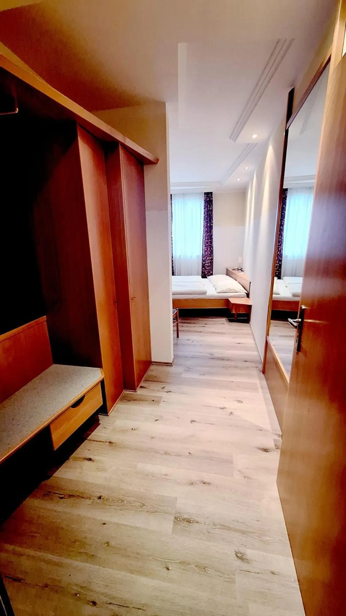 Photo of the whole room, Bed in Rauchkuchl CenterCourt Hotel