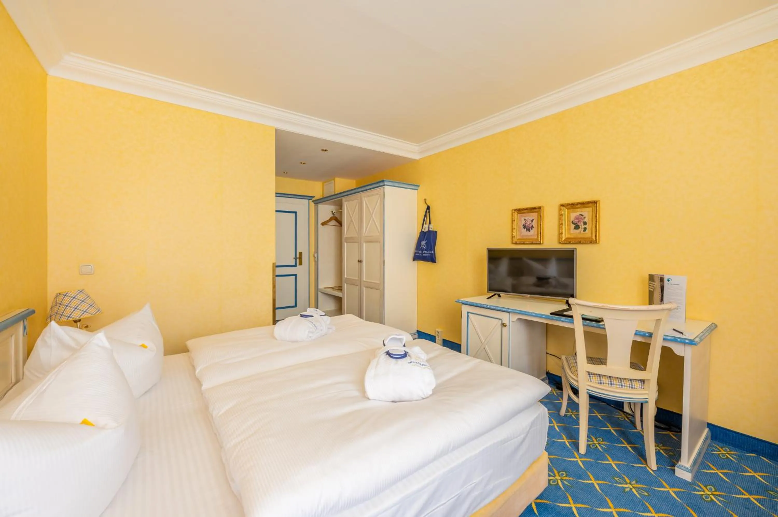 Photo of the whole room, Bed in Rugard Thermal Strandhotel