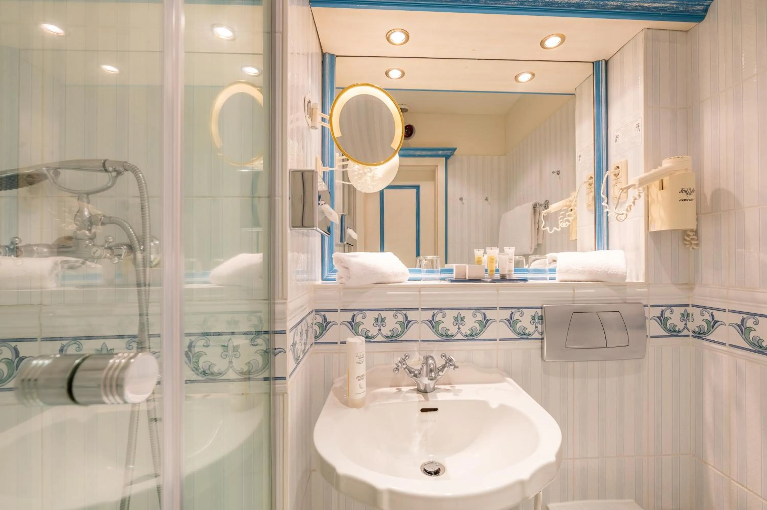 Bathroom in Rugard Thermal Strandhotel