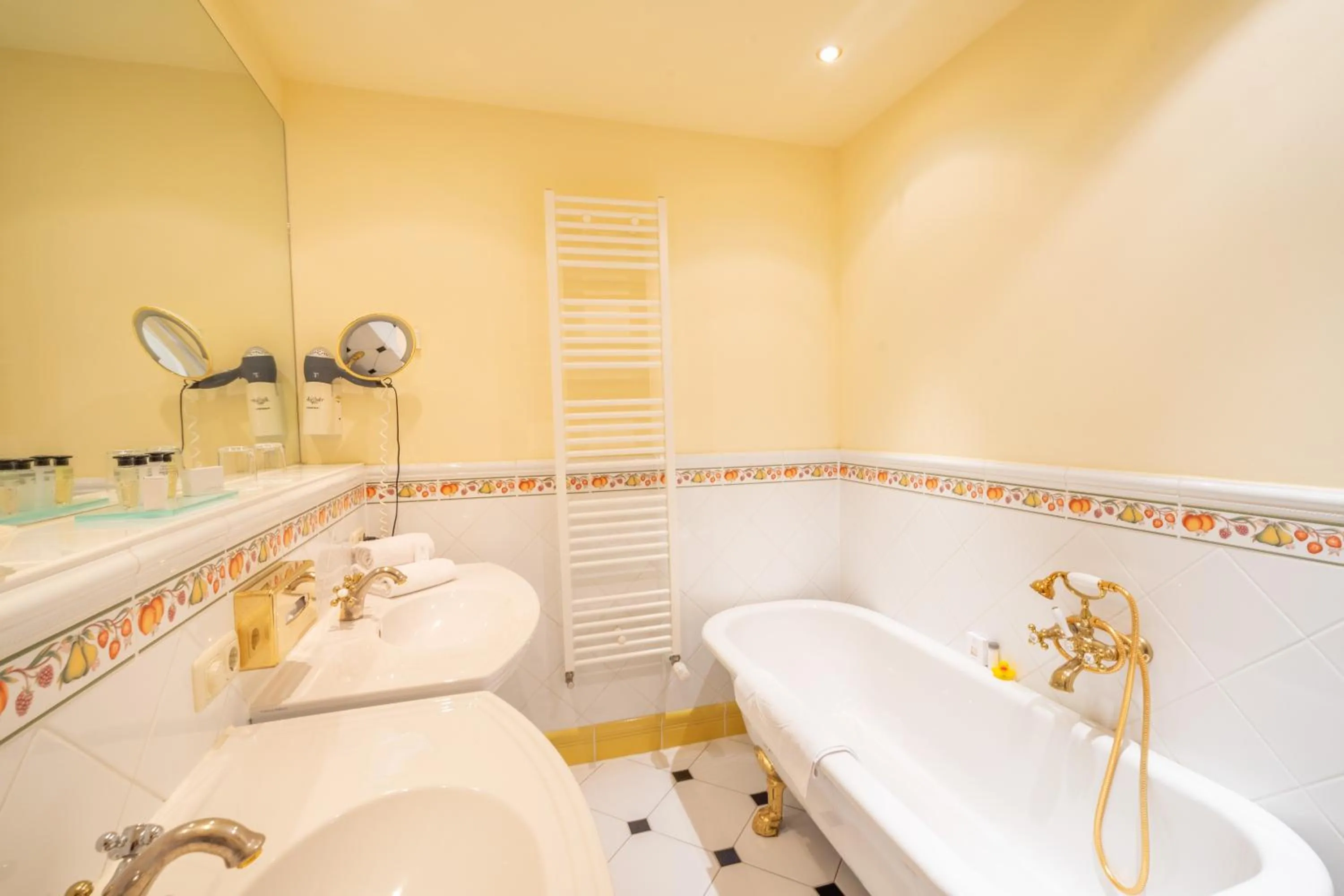 Bathroom in Rugard Thermal Strandhotel