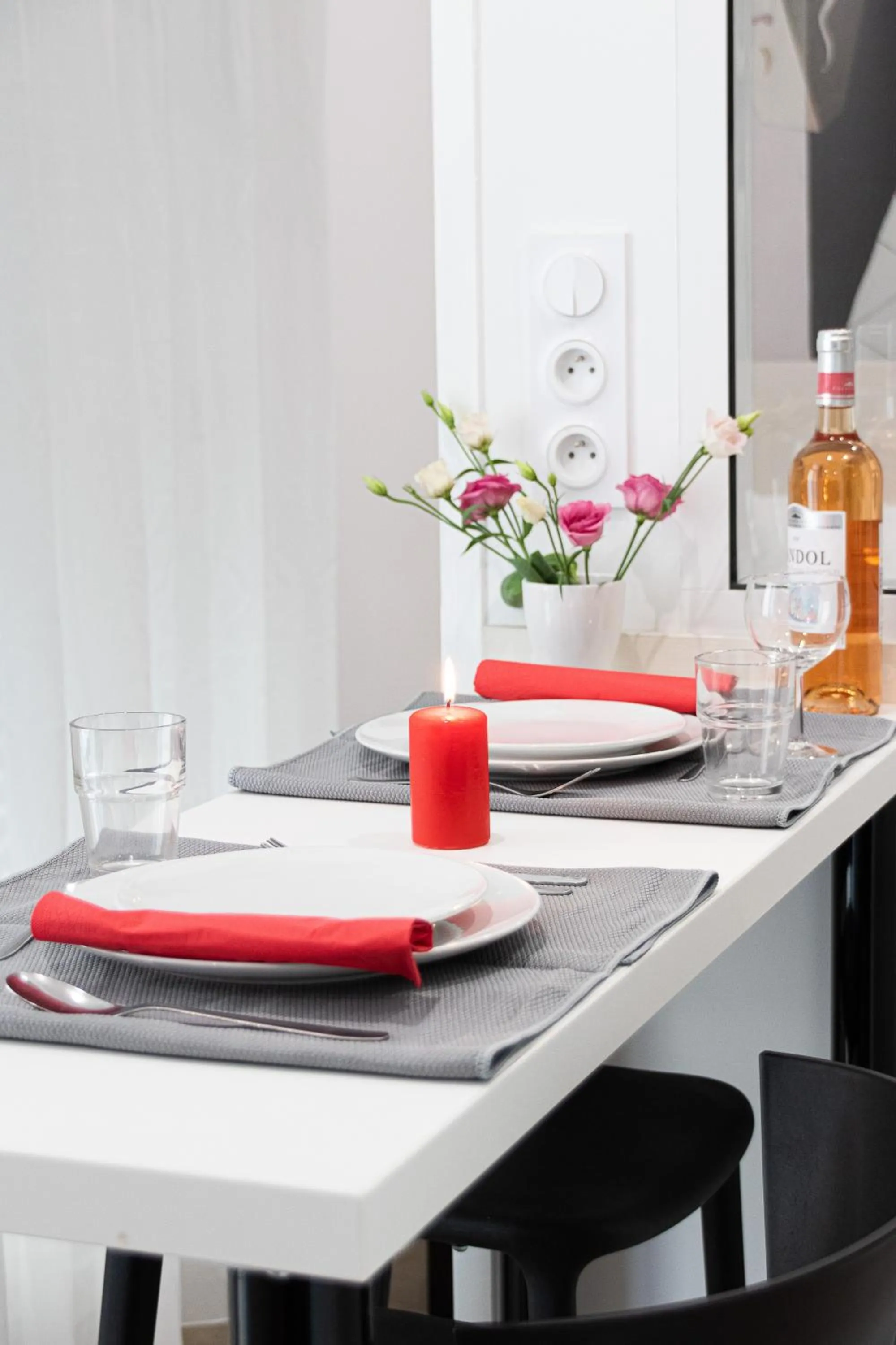 Dining area in Residence le Pastel Jeanne d'Arc