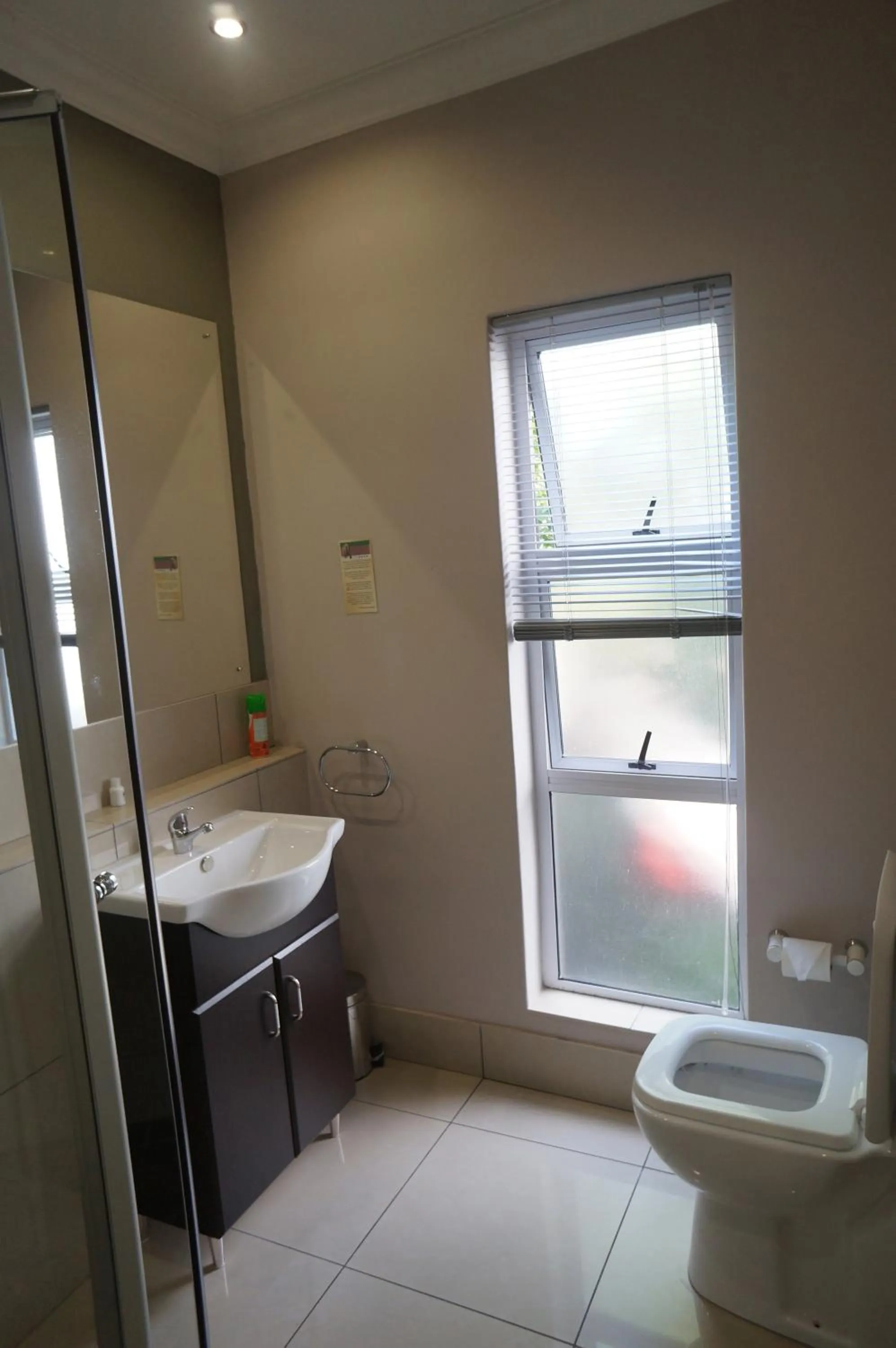 Shower in 314 on Clark Guest House