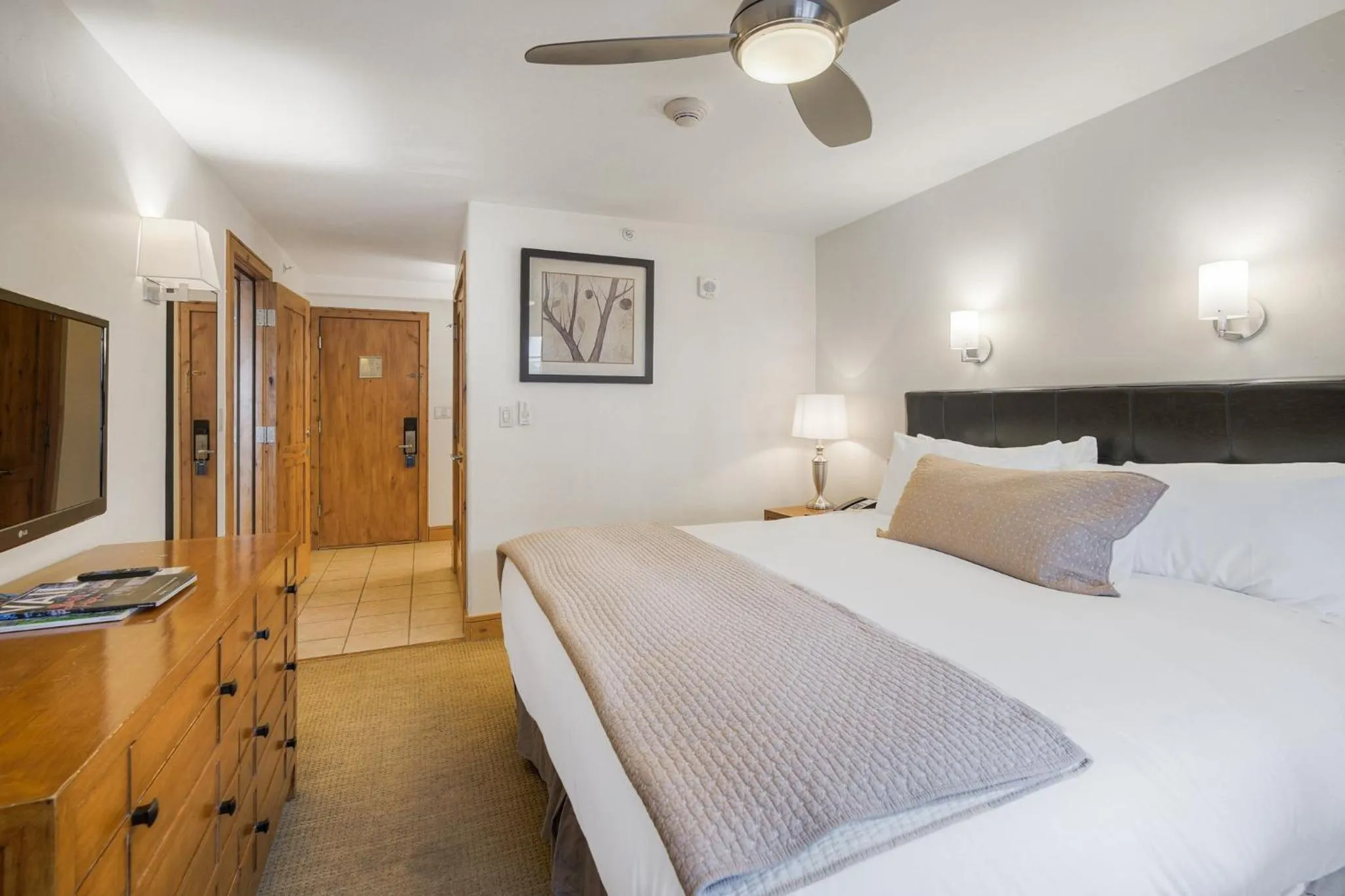 Bedroom, Bed in Lodge at Vail, A RockResort by Vail Resorts