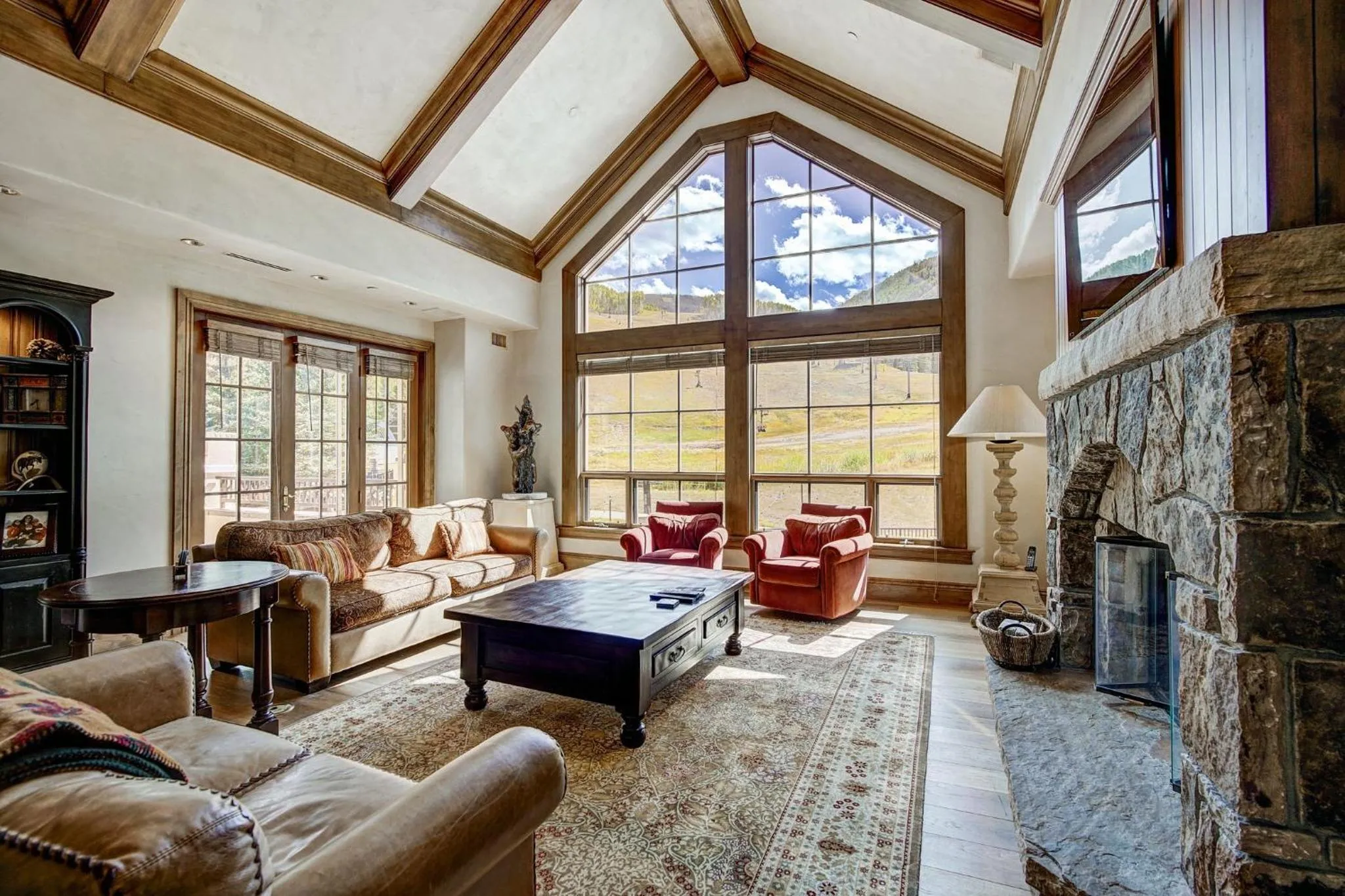 Living room in Lodge at Vail, A RockResort by Vail Resorts