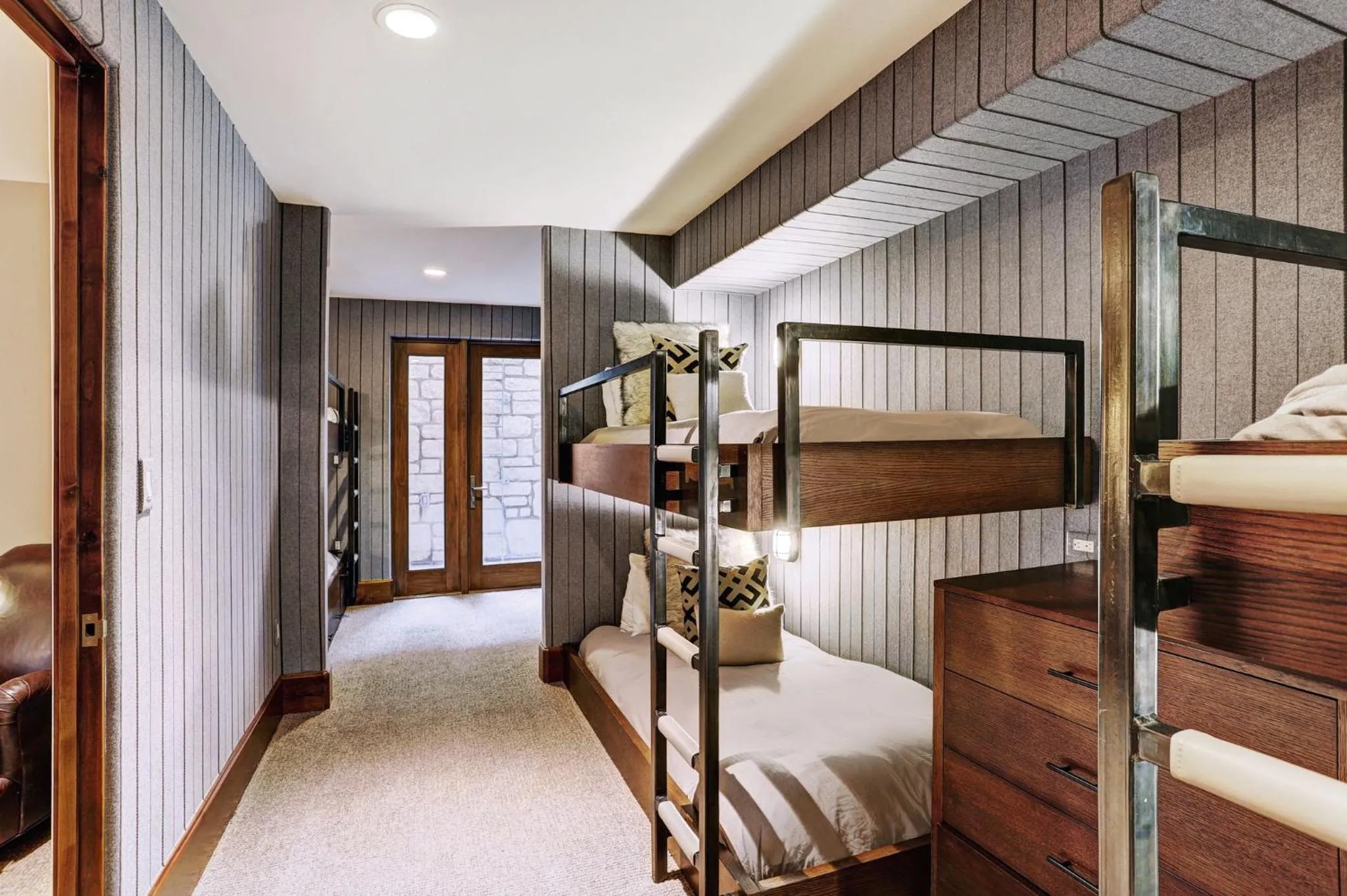 Bedroom, Bed in Lodge at Vail, A RockResort