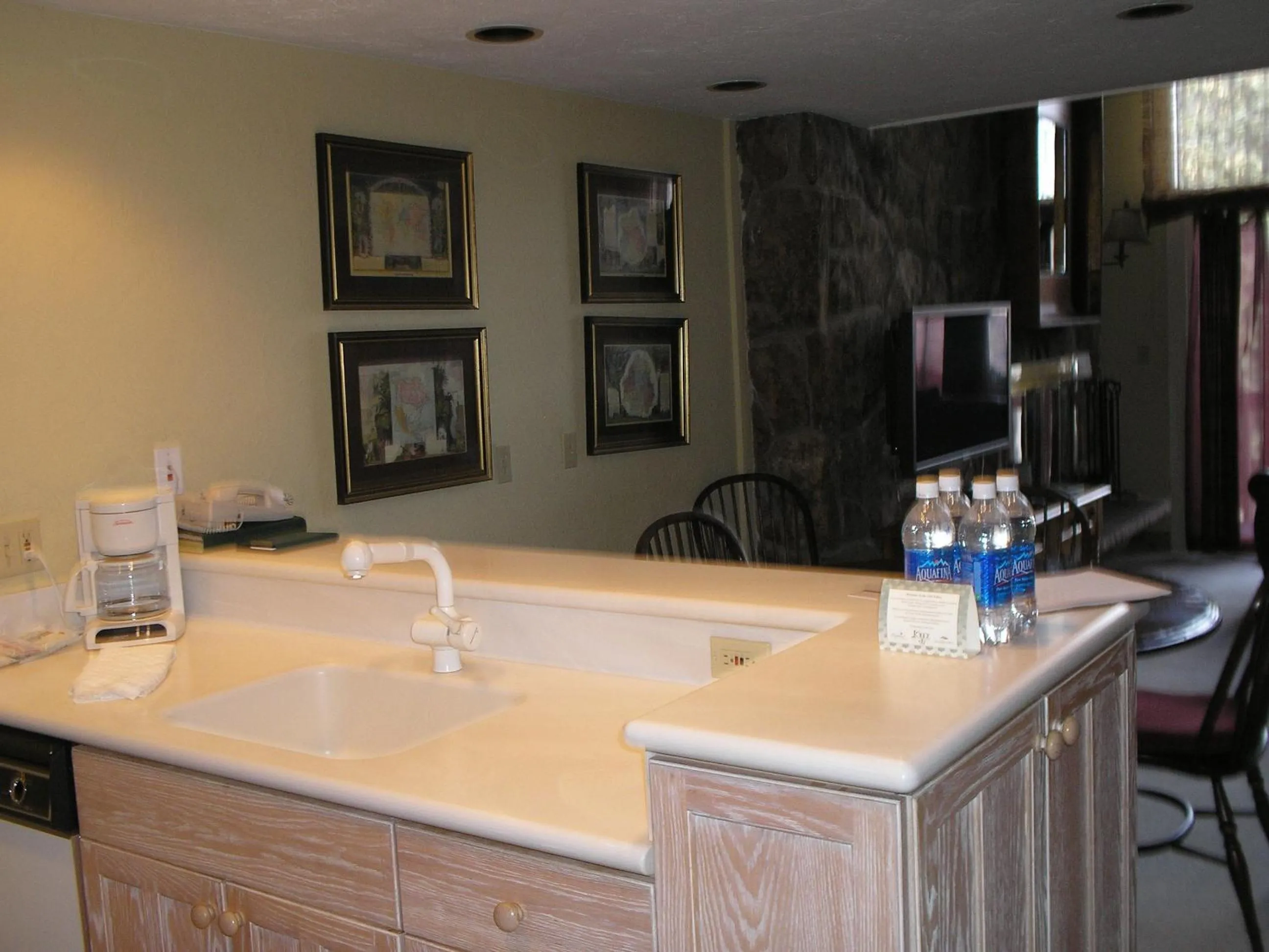 Kitchen or kitchenette in Lodge at Vail, A RockResort