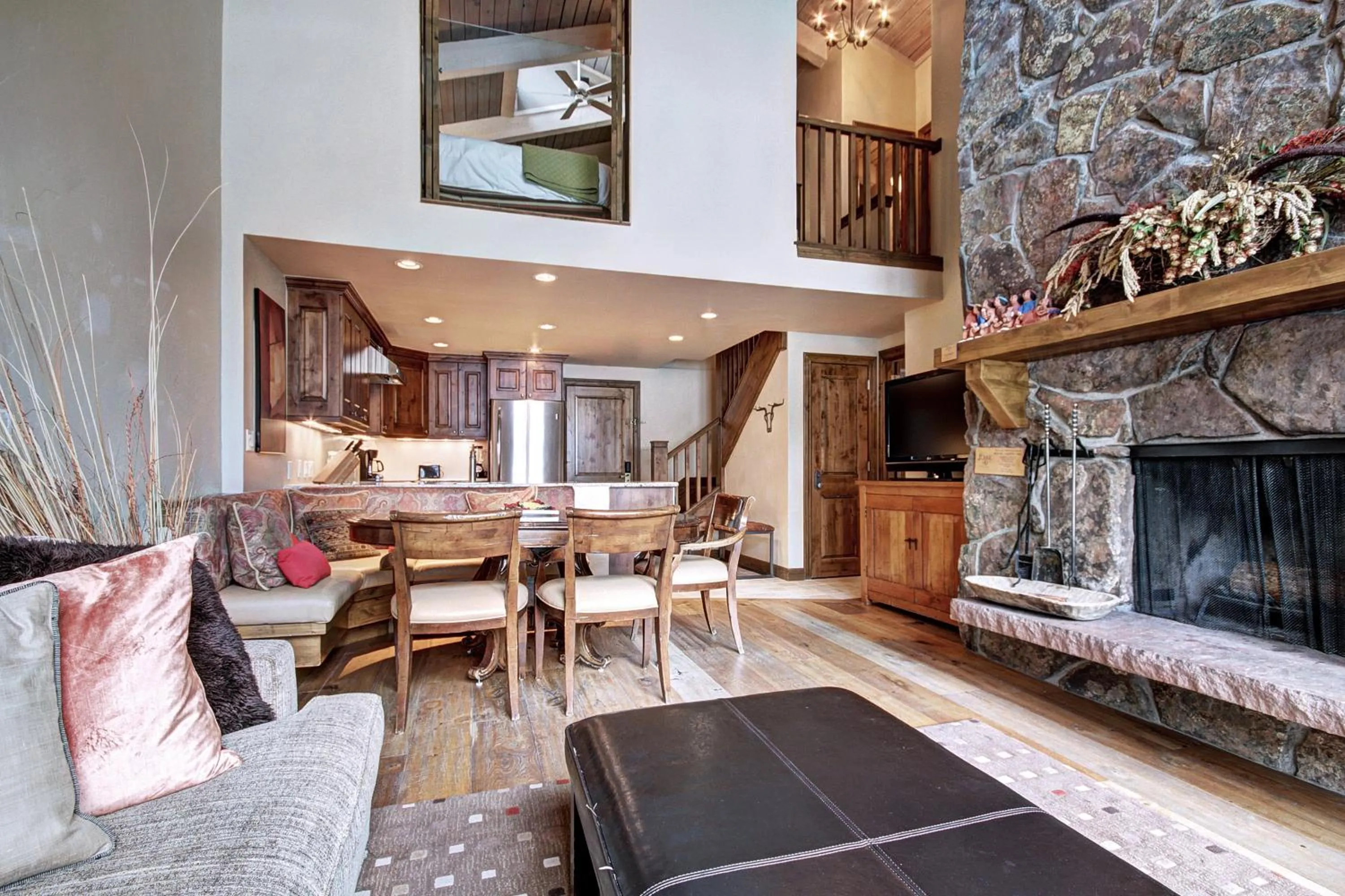 Living room in Lodge at Vail, A RockResort