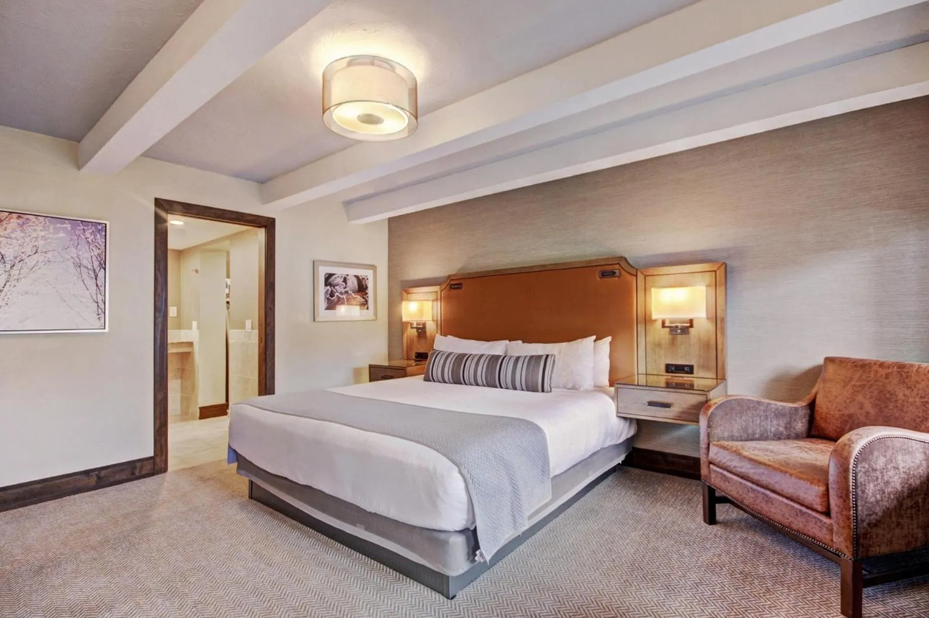 Bedroom, Bed in Lodge at Vail, A RockResort by Vail Resorts