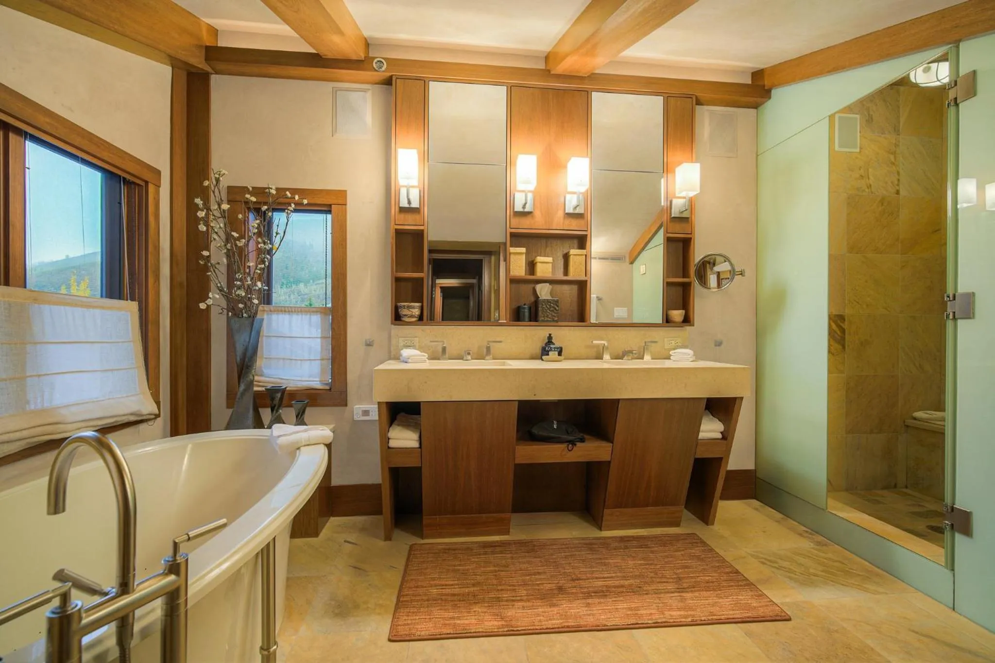 Living room in Lodge at Vail, A RockResort by Vail Resorts