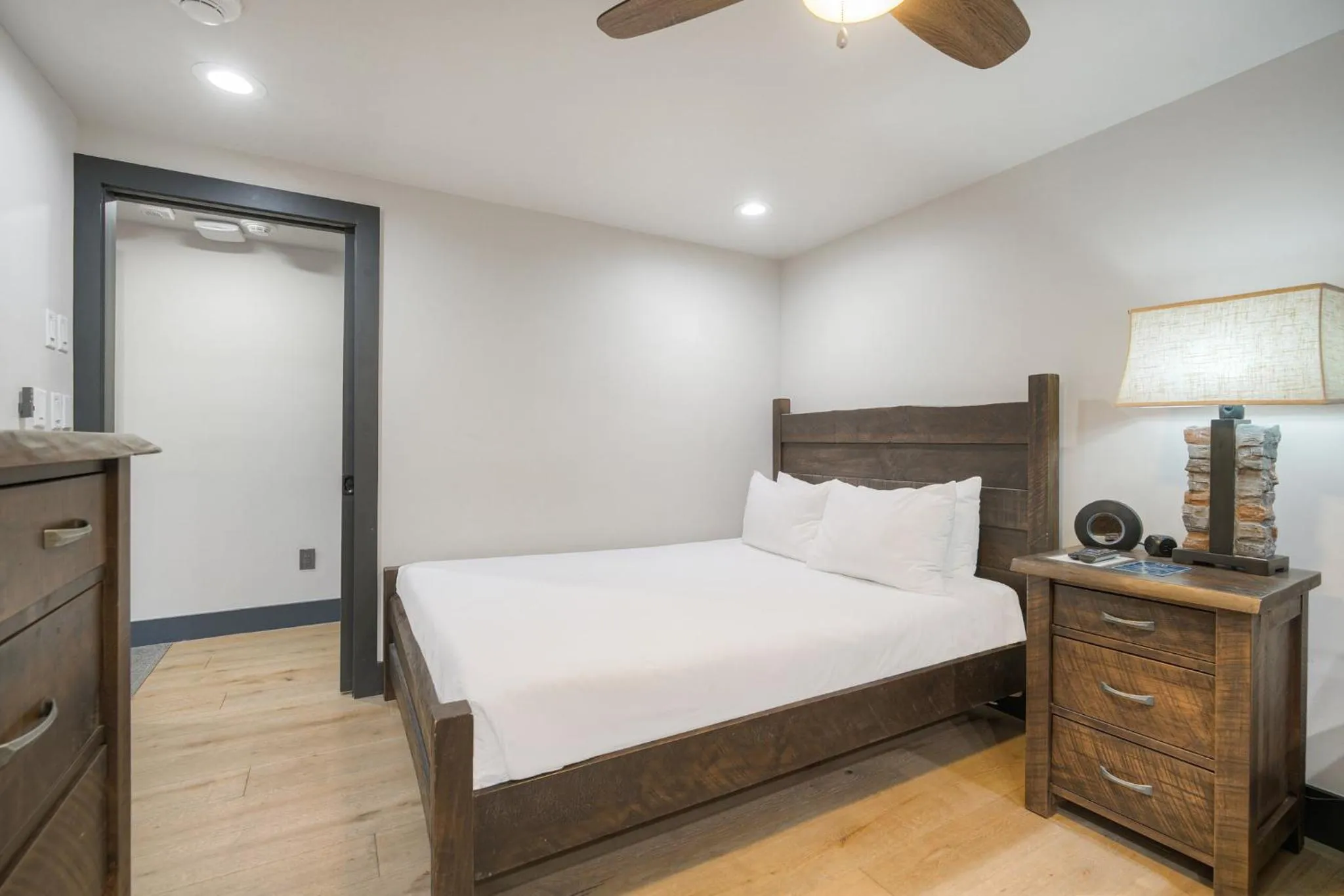 Bedroom, Bed in Lodge at Vail, A RockResort by Vail Resorts