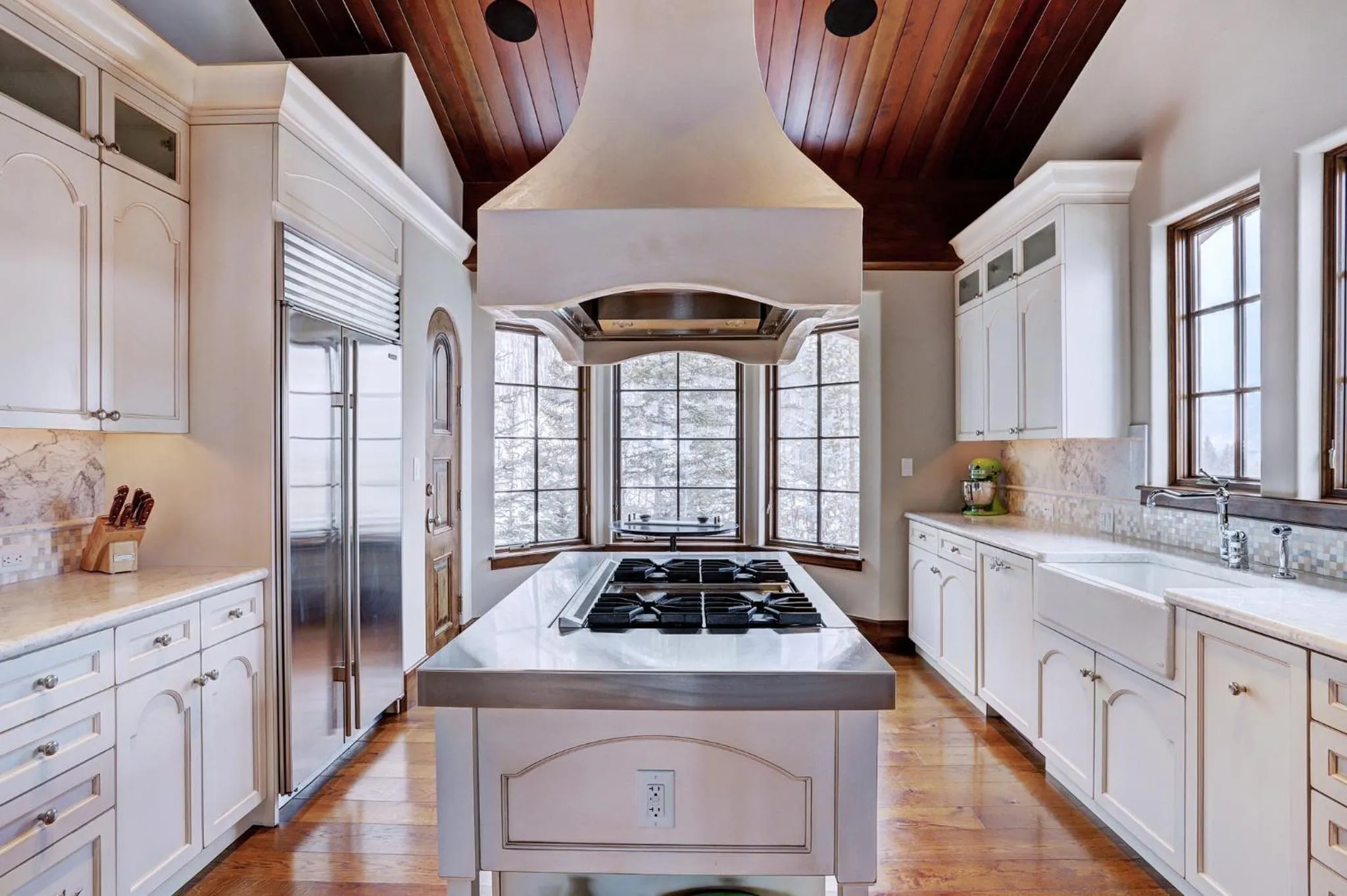 Kitchen or kitchenette in Lodge at Vail, A RockResort