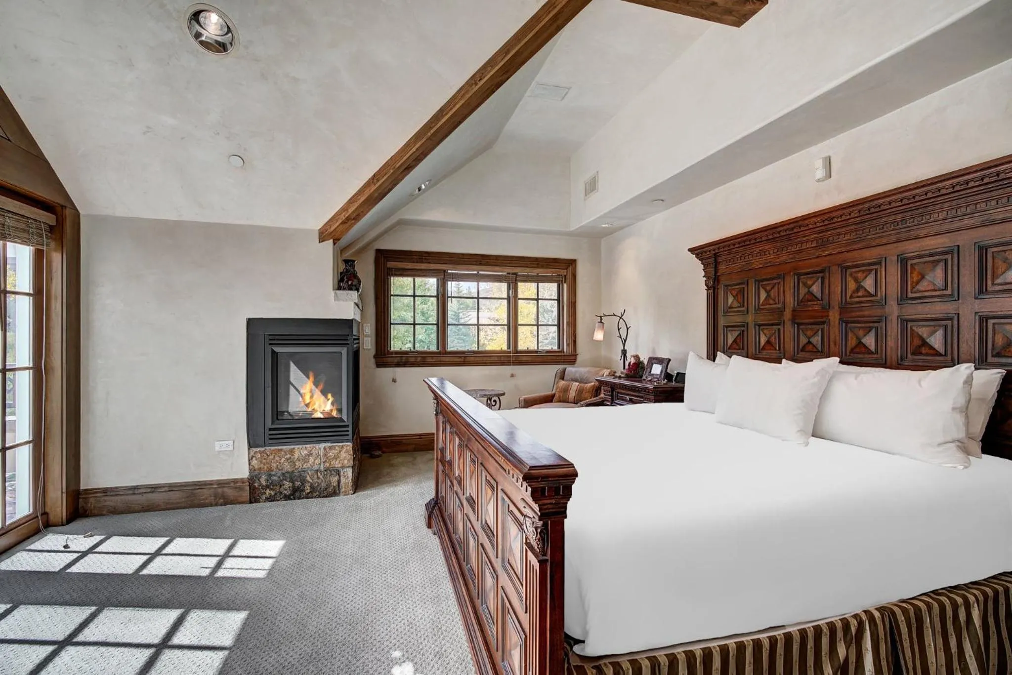 Bedroom, Bed in Lodge at Vail, A RockResort by Vail Resorts
