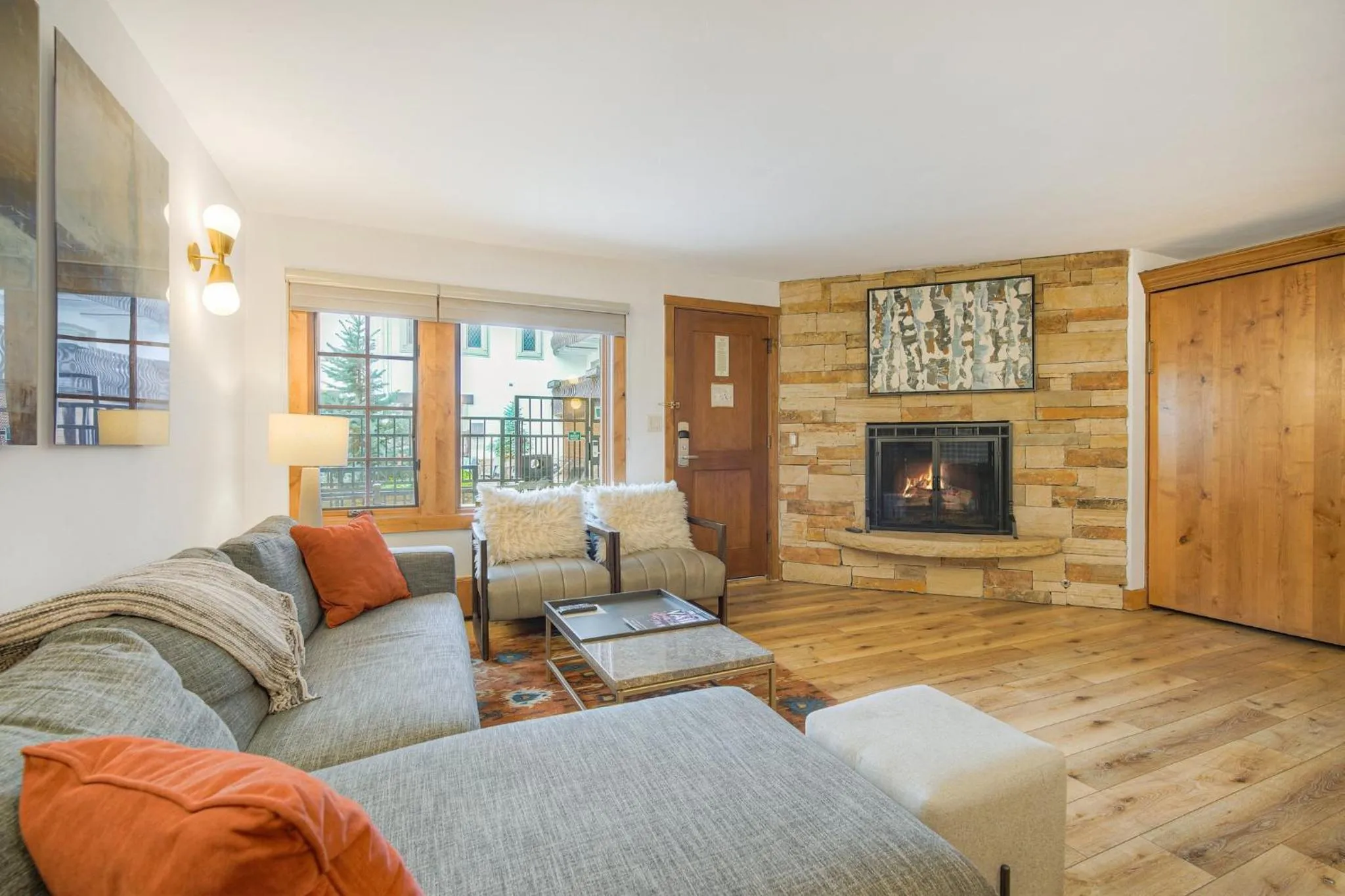 Living room in Lodge at Vail, A RockResort by Vail Resorts