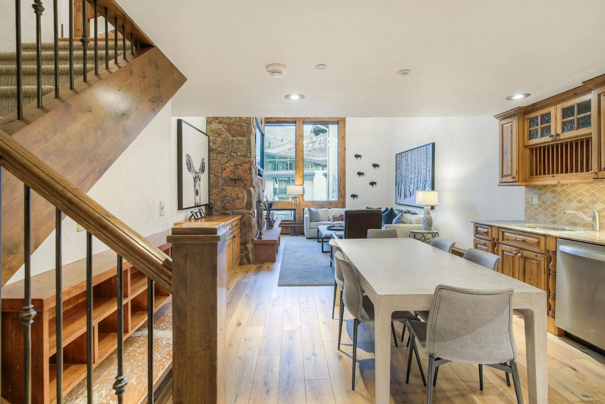 Living room in Lodge at Vail, A RockResort by Vail Resorts