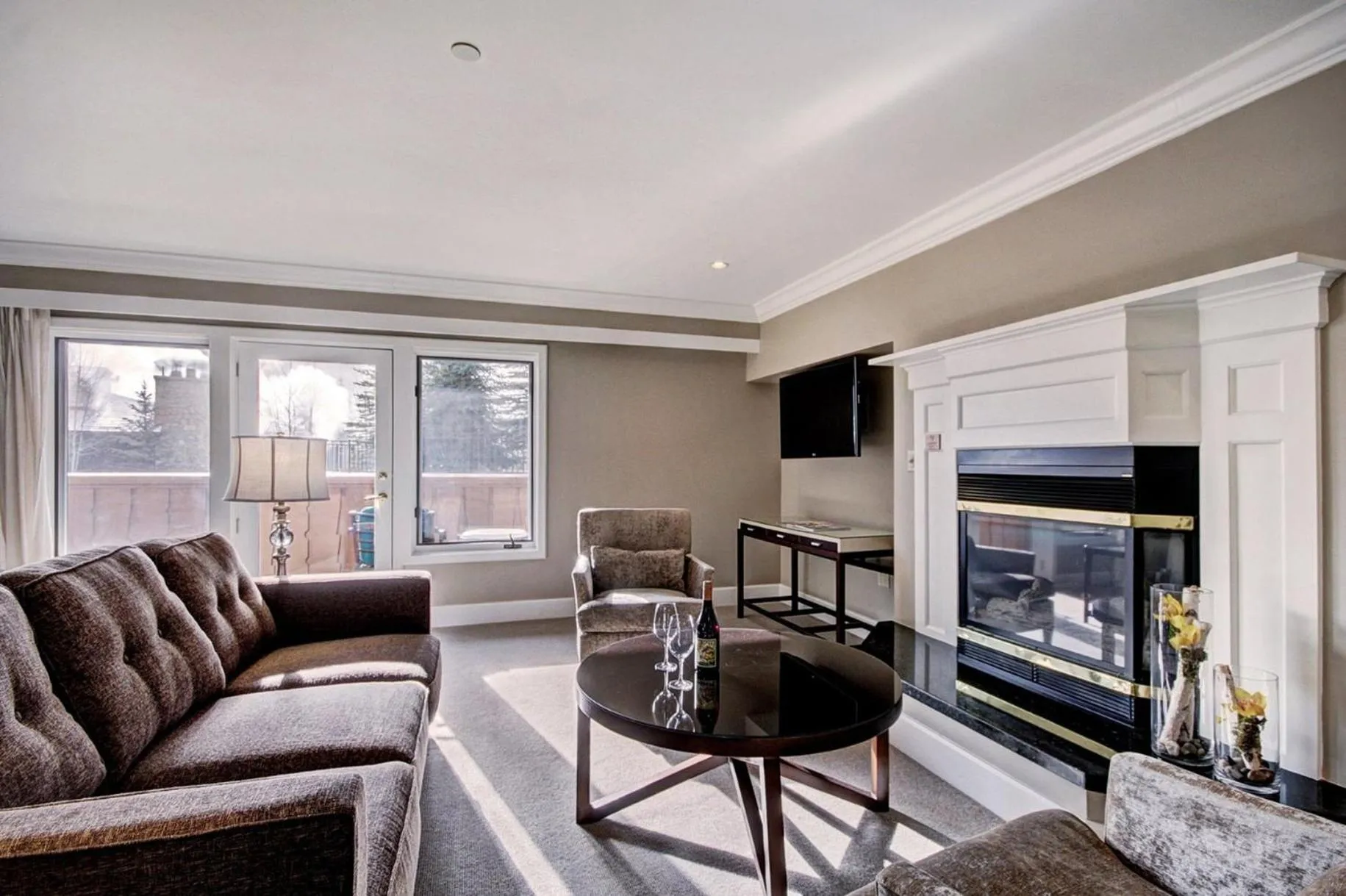 Living room in Lodge at Vail, A RockResort by Vail Resorts