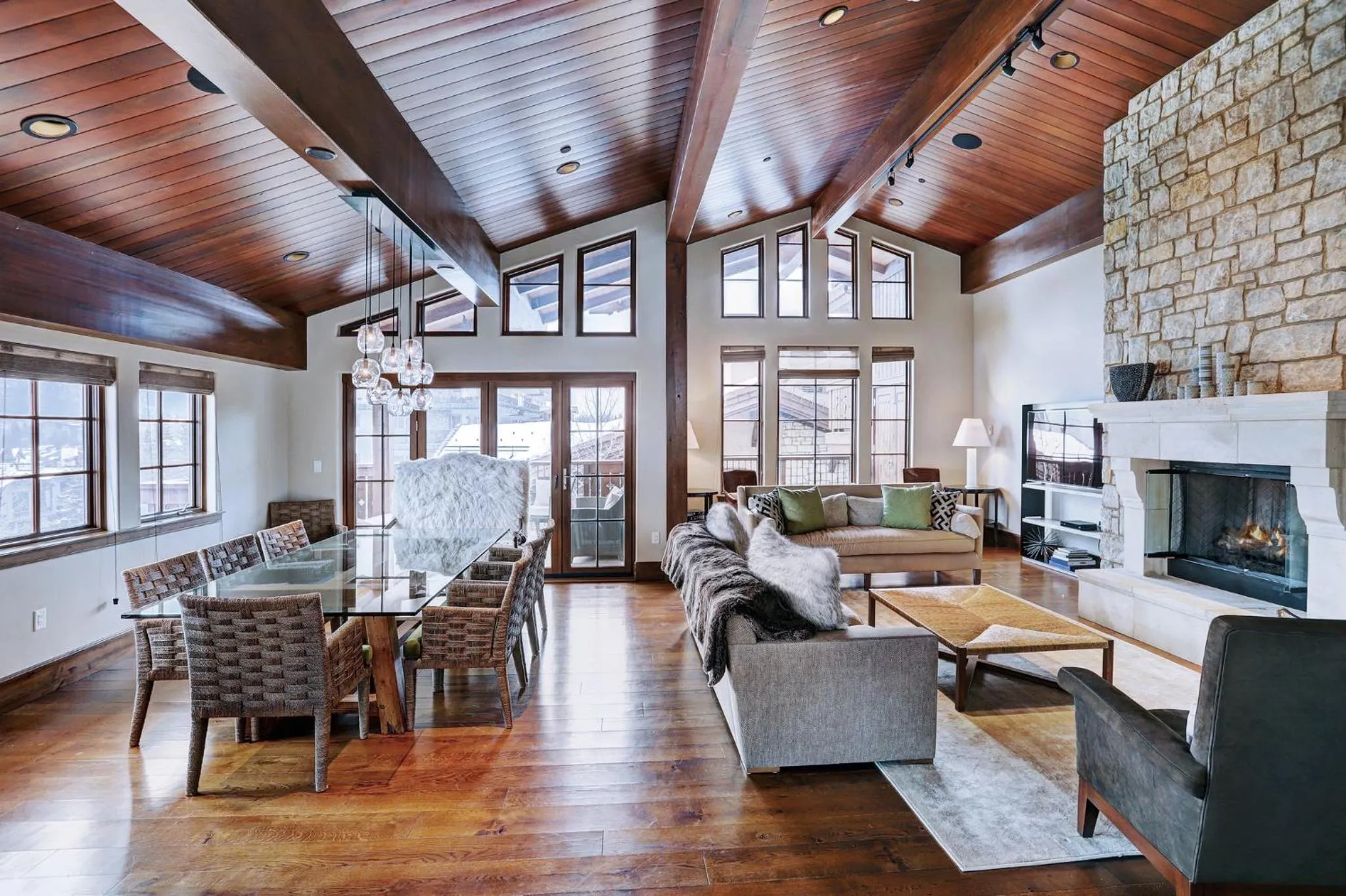 Living room in Lodge at Vail, A RockResort