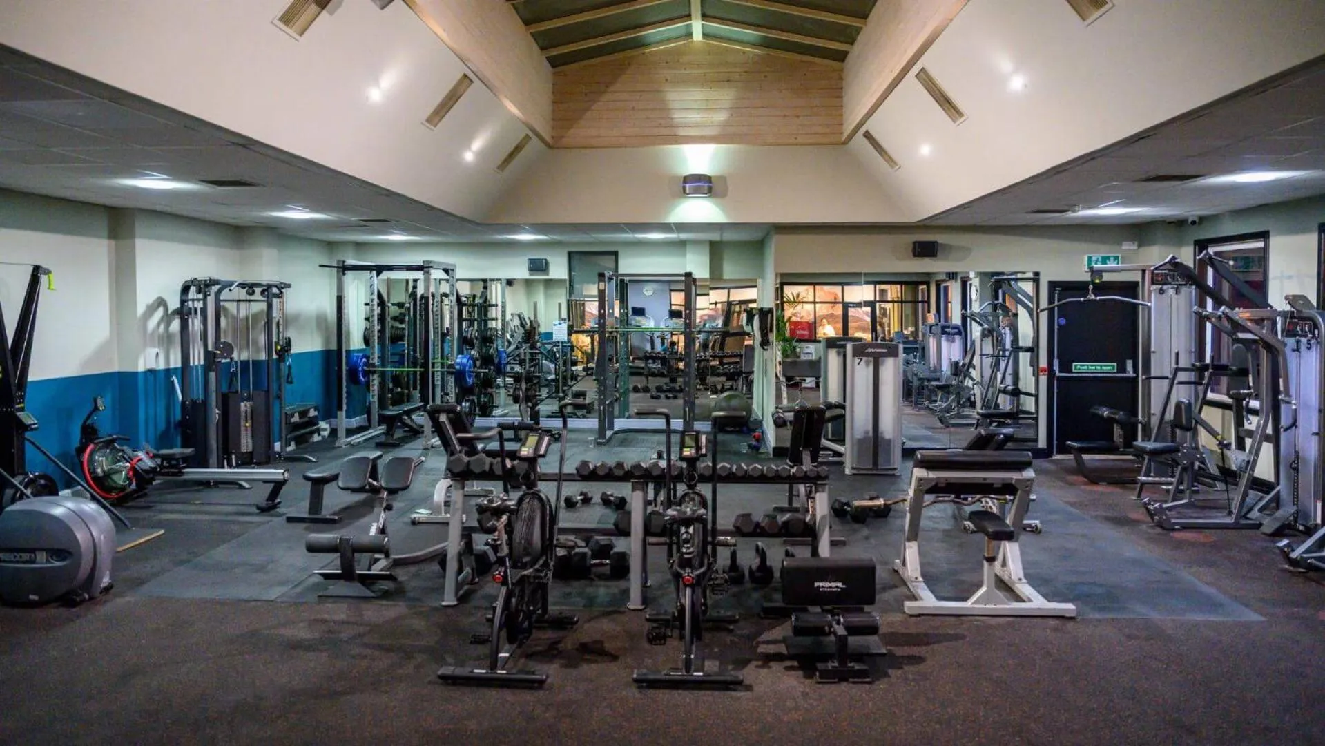 Fitness centre/facilities in Riverside Park Hotel