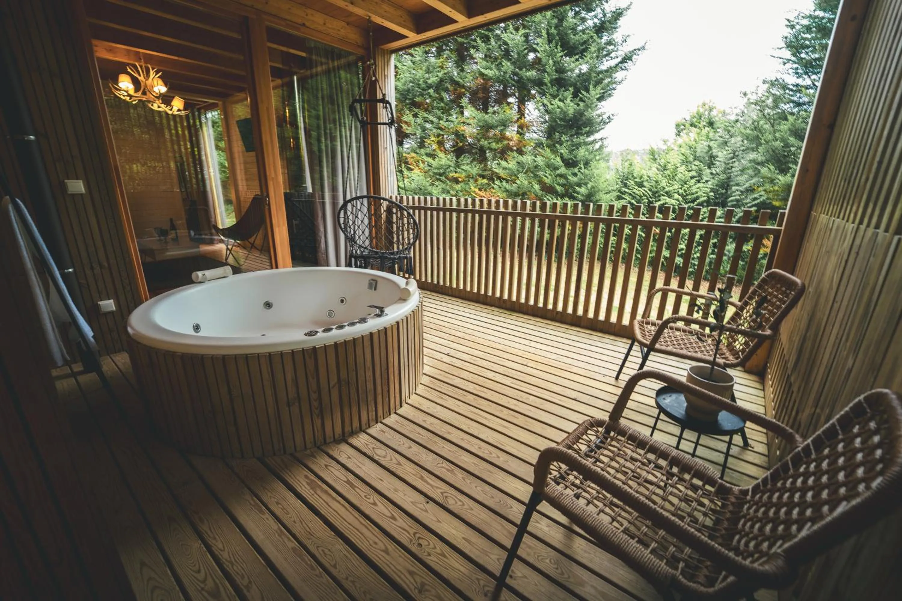 Hot Tub in HolaCamp Camino