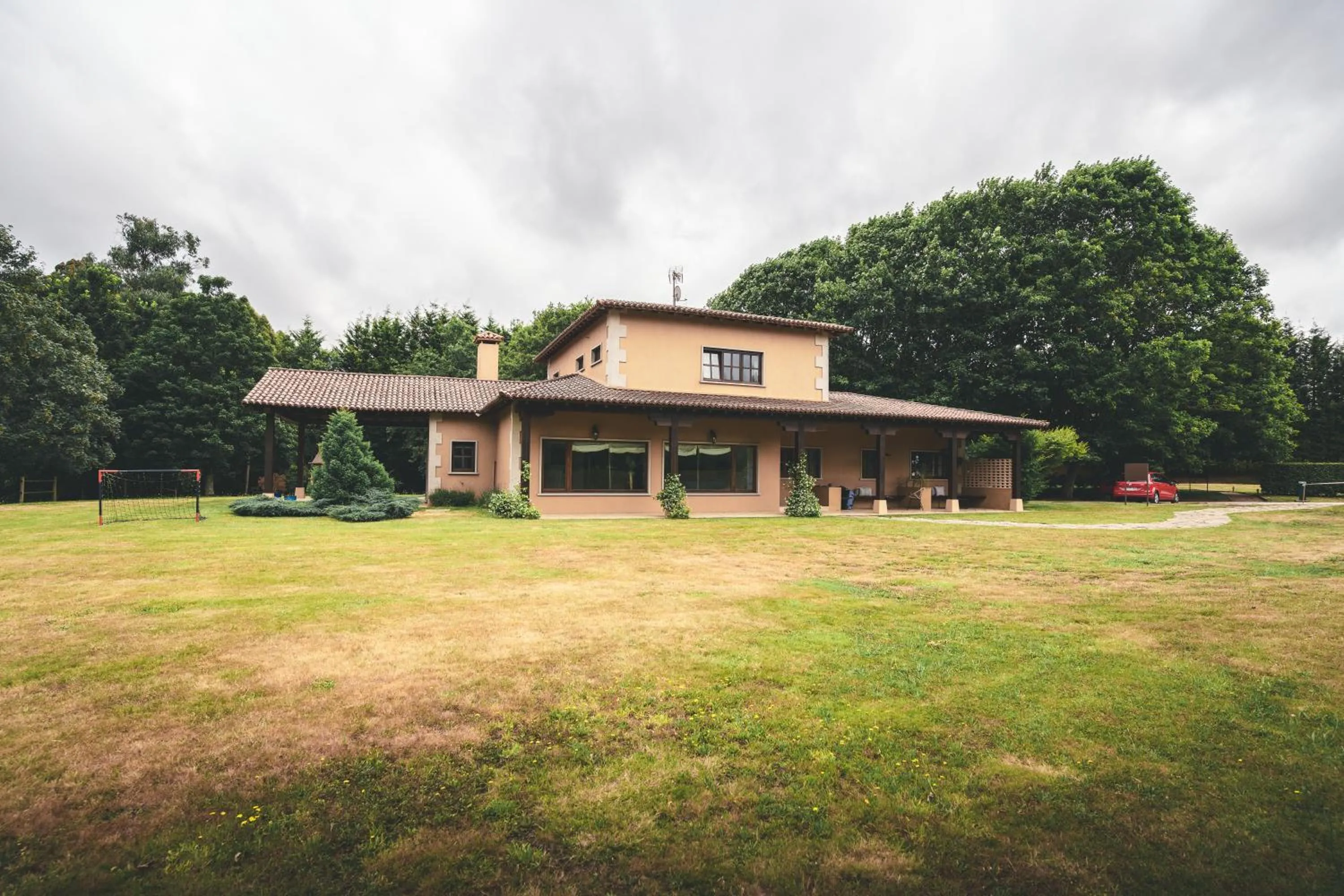 Property building in HolaCamp Camino