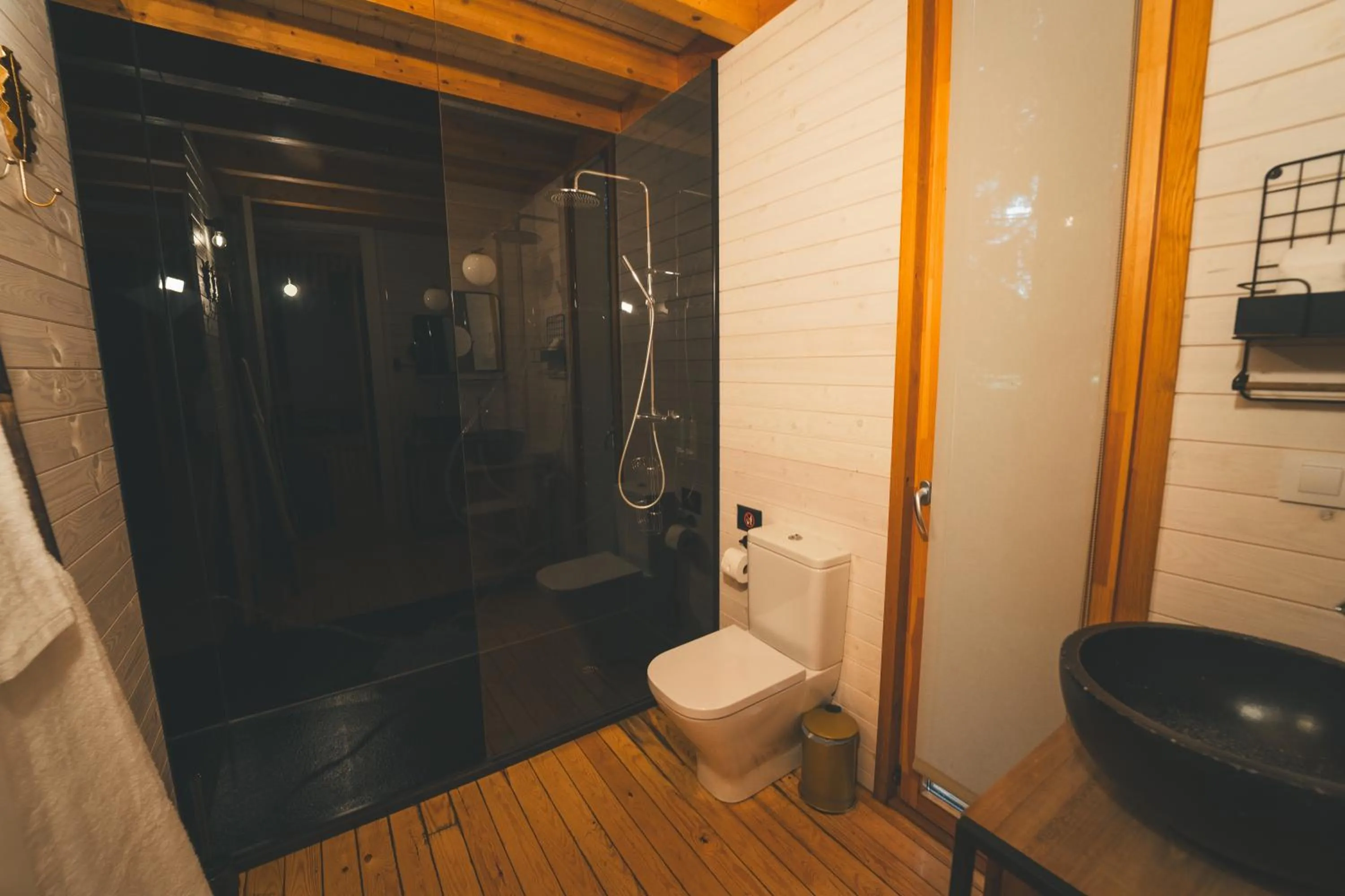 Shower in HolaCamp Camino