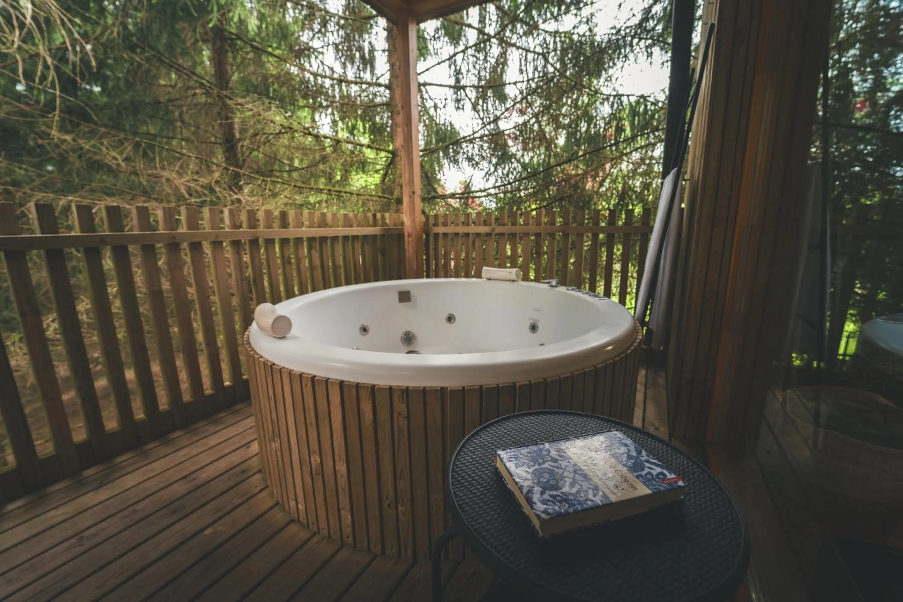 Hot Tub in HolaCamp Camino