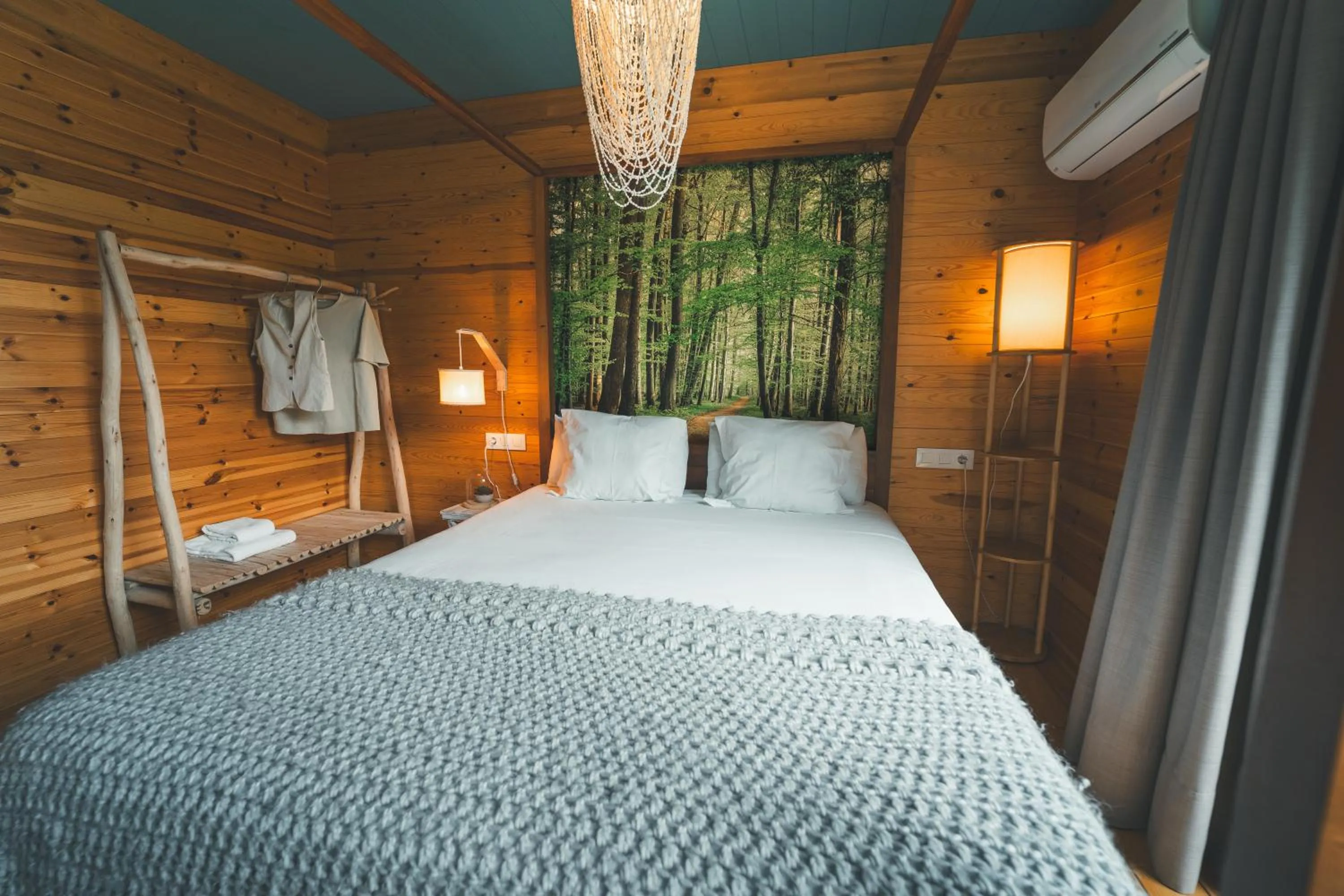 Bed in HolaCamp Camino