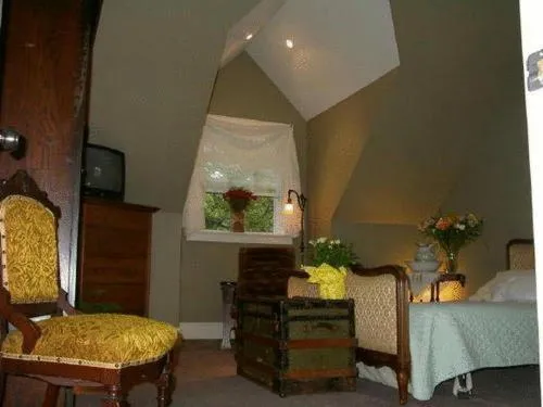Antique Slumber Old Town Bed & Breakfast