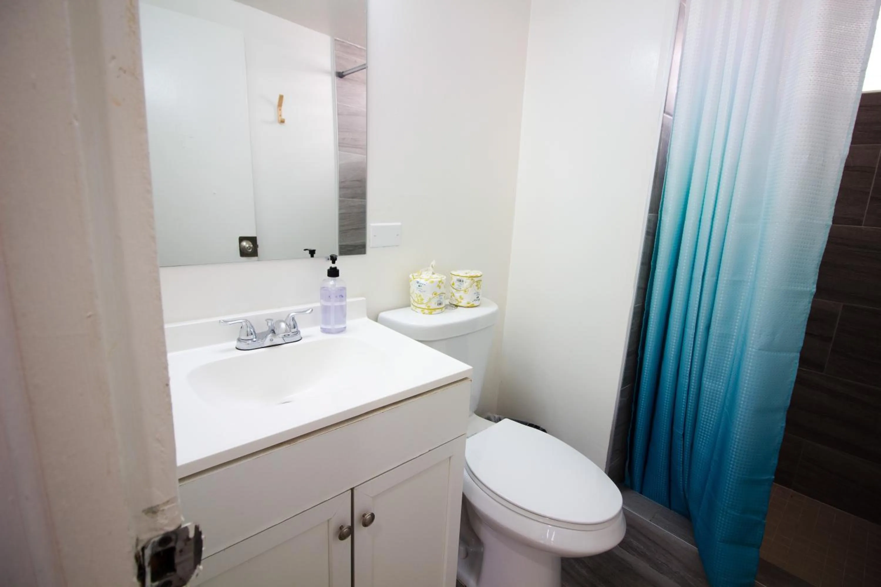 Waikiki Beachside Hostel