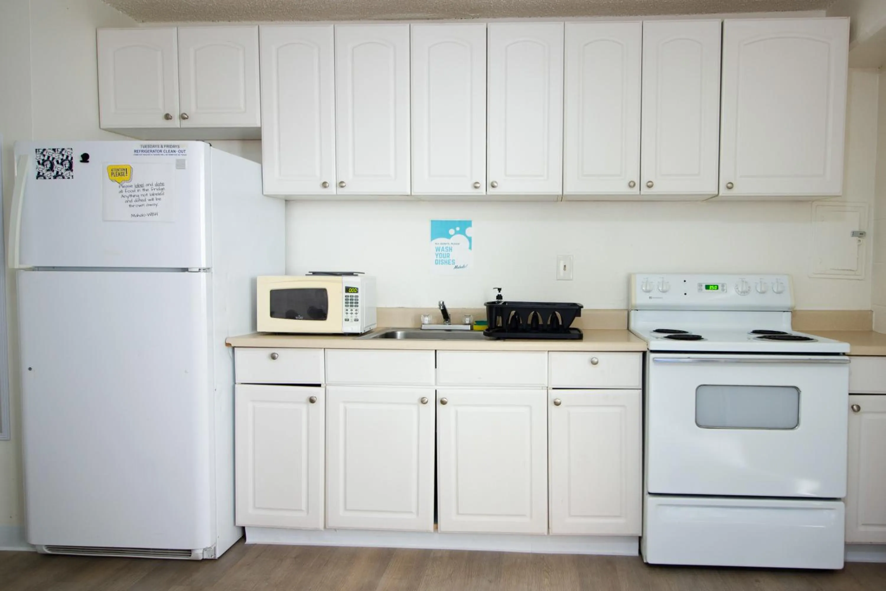 Waikiki Beachside Hostel