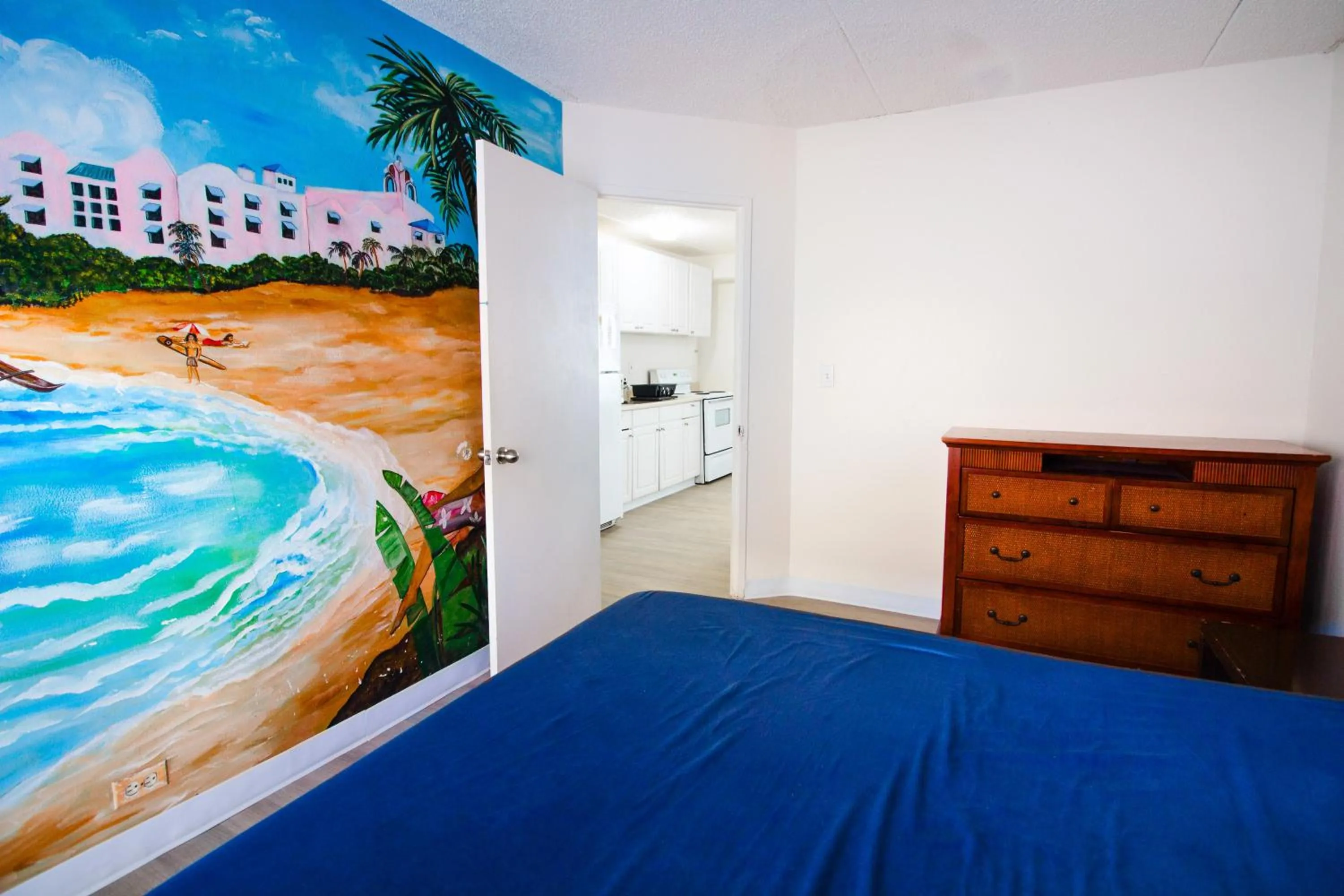 Bed in Waikiki Beachside Hostel