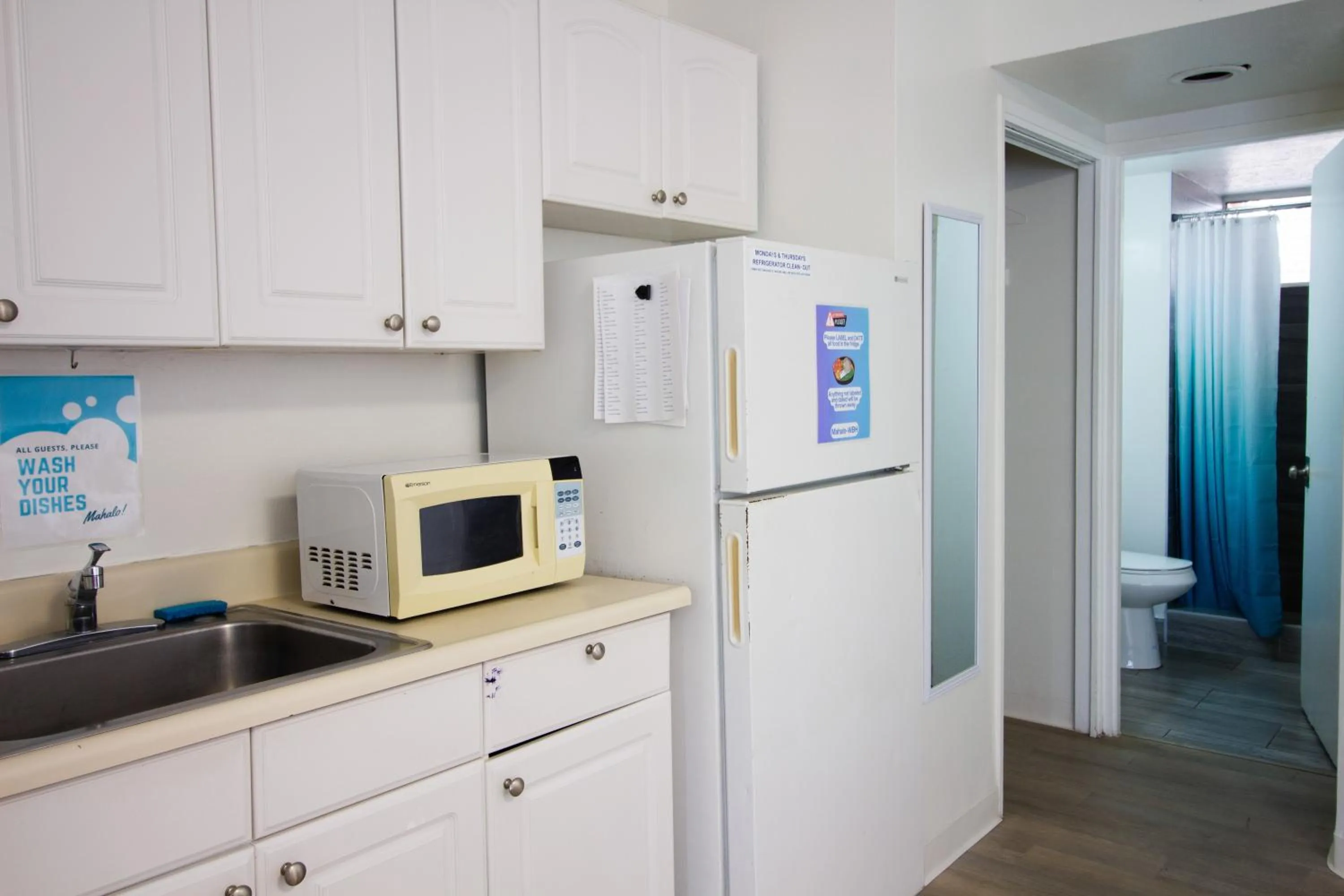 Waikiki Beachside Hostel