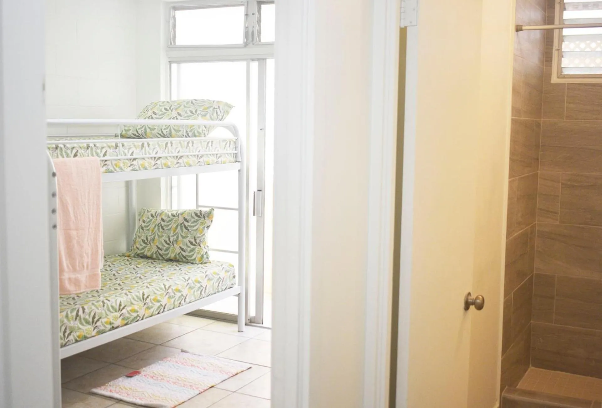 Bed in Waikiki Beachside Hostel