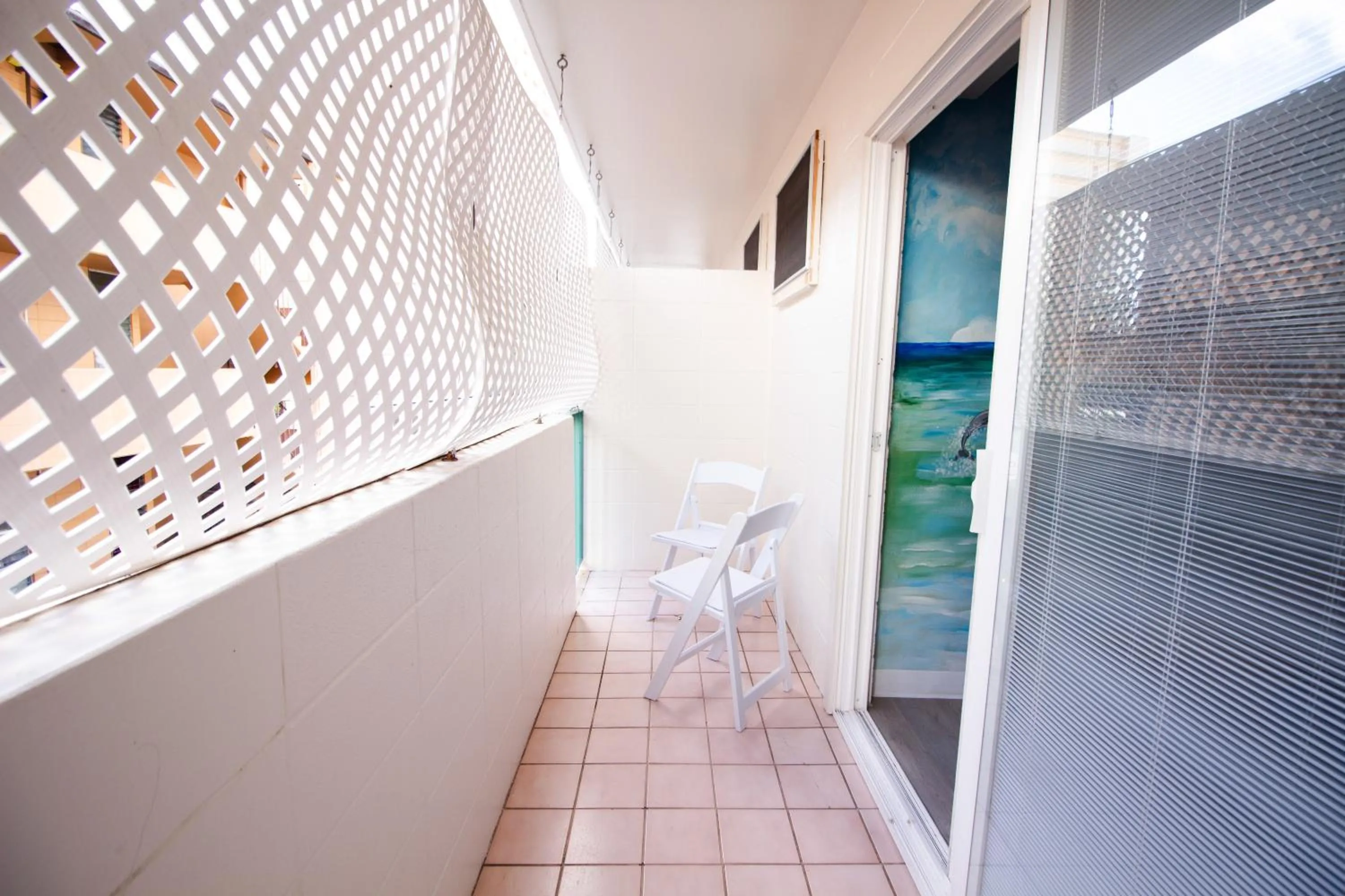 Waikiki Beachside Hostel