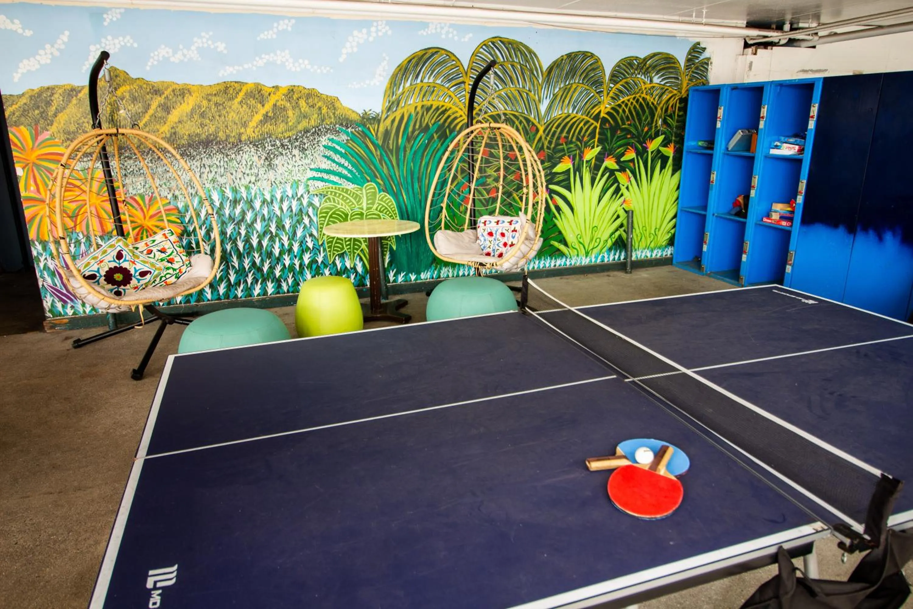 Table tennis in Waikiki Beachside Hostel