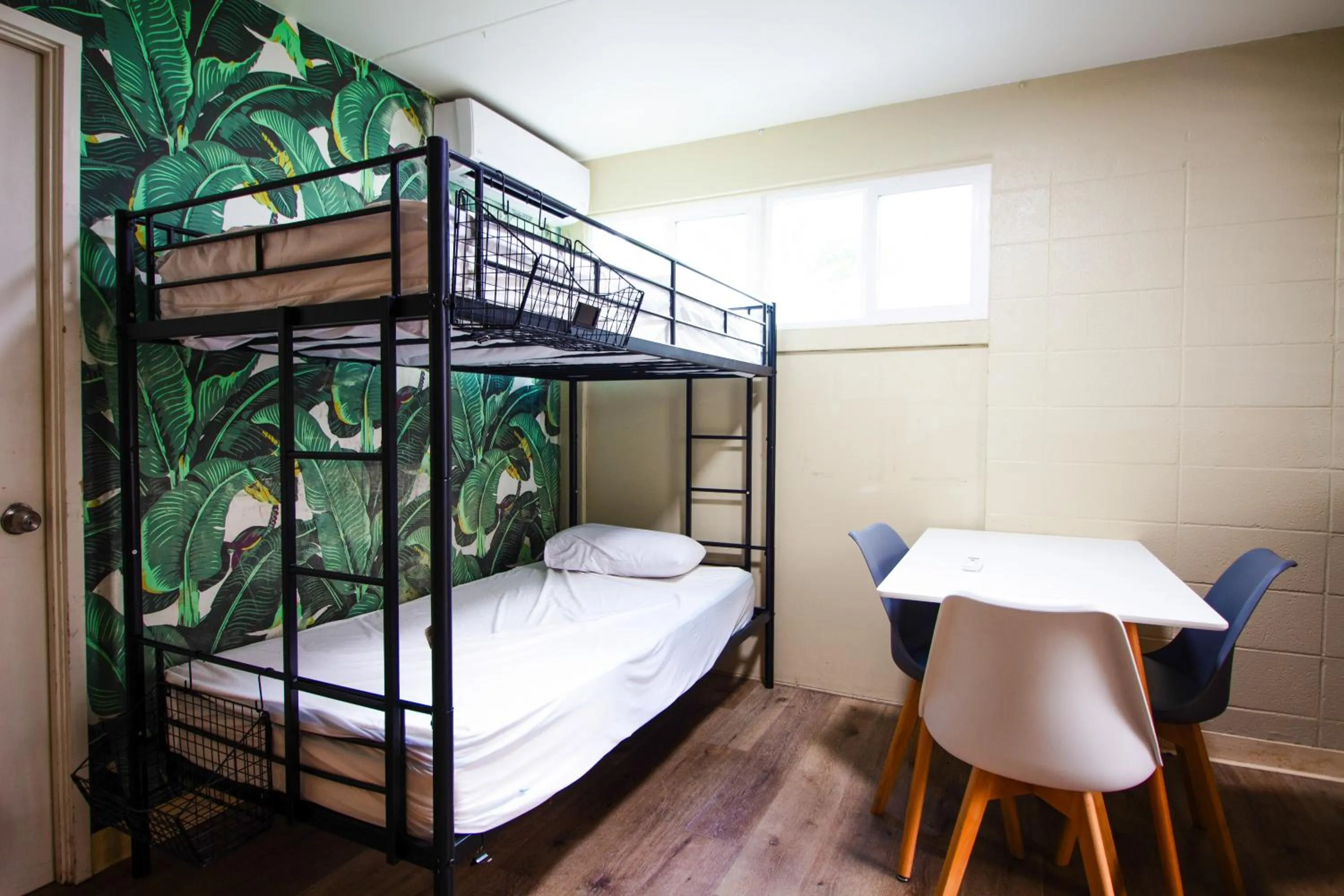 Bed in Waikiki Beachside Hostel