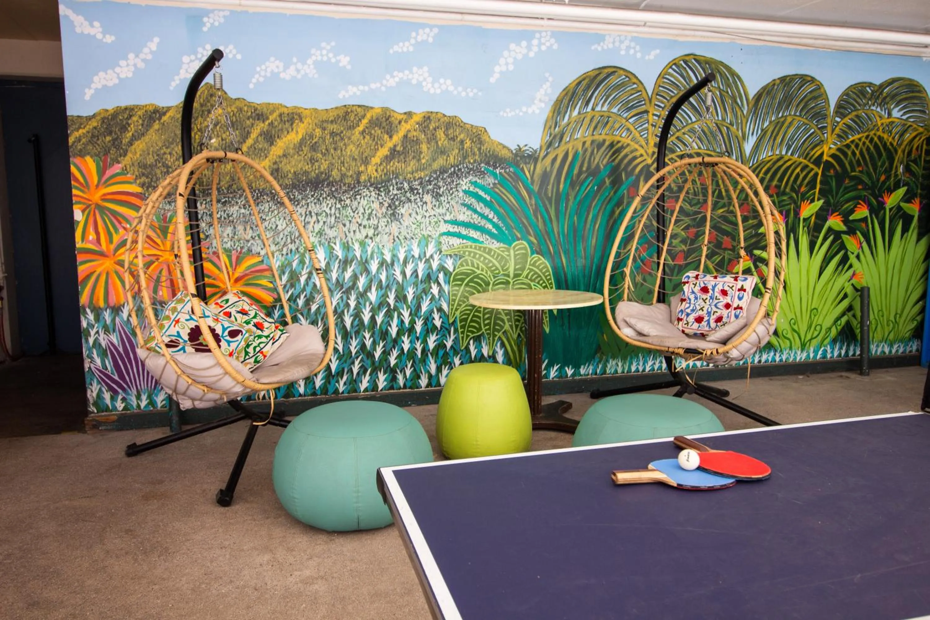 Waikiki Beachside Hostel