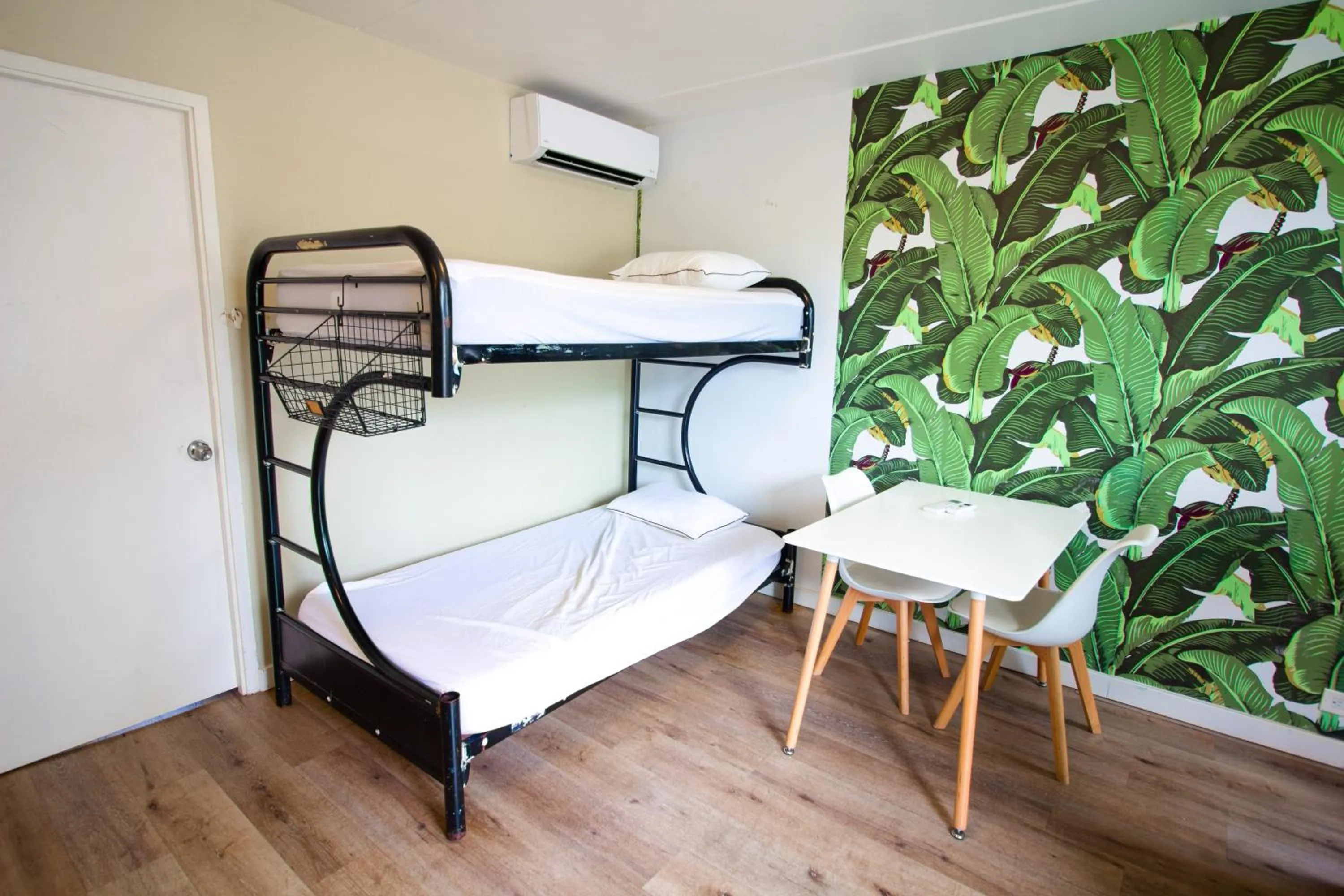 Bed in Waikiki Beachside Hostel