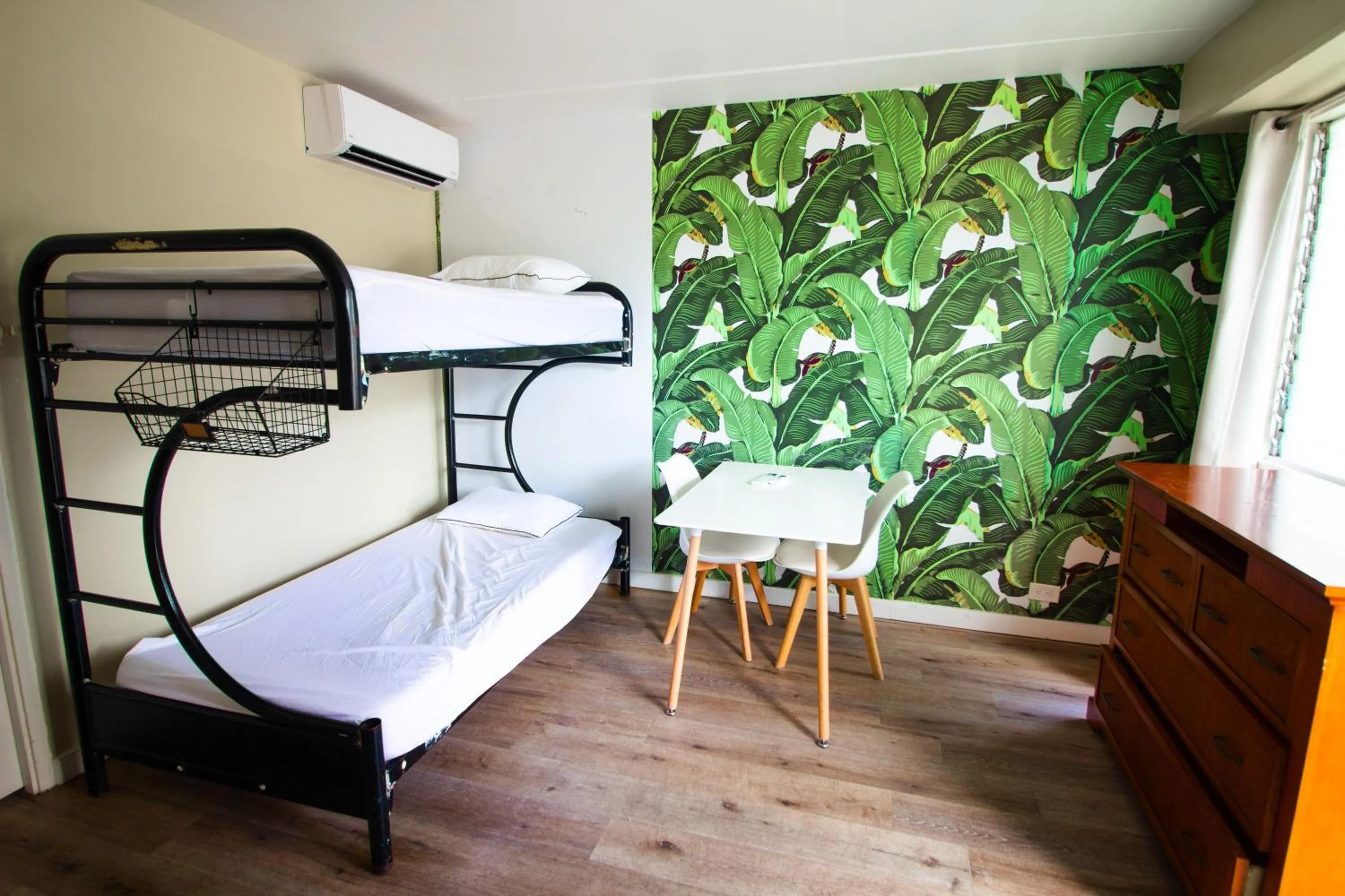 Bed in Waikiki Beachside Hostel