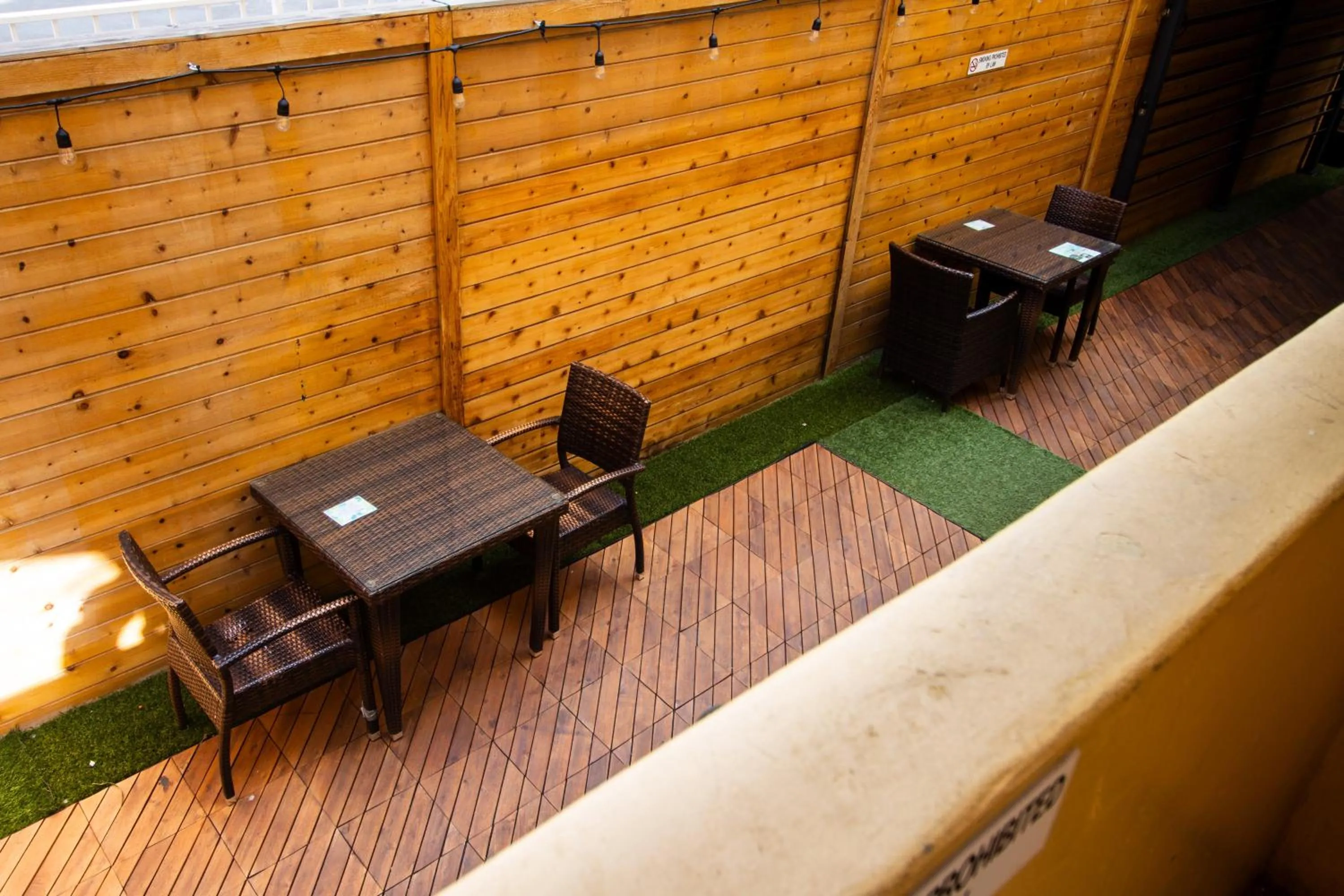 Lounge or bar in Waikiki Beachside Hostel